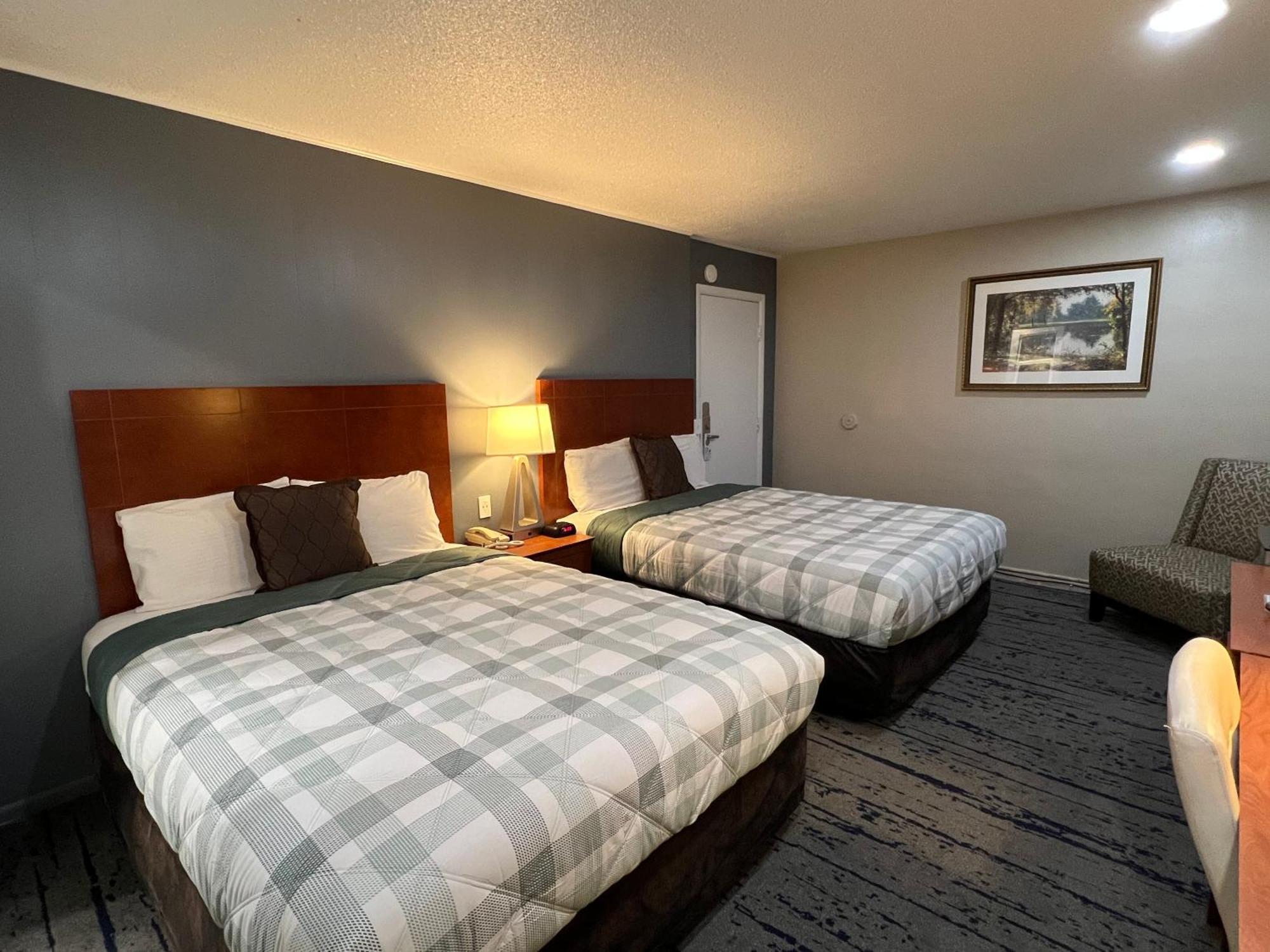 Queen Room Two Queen Beds Non-Smoking