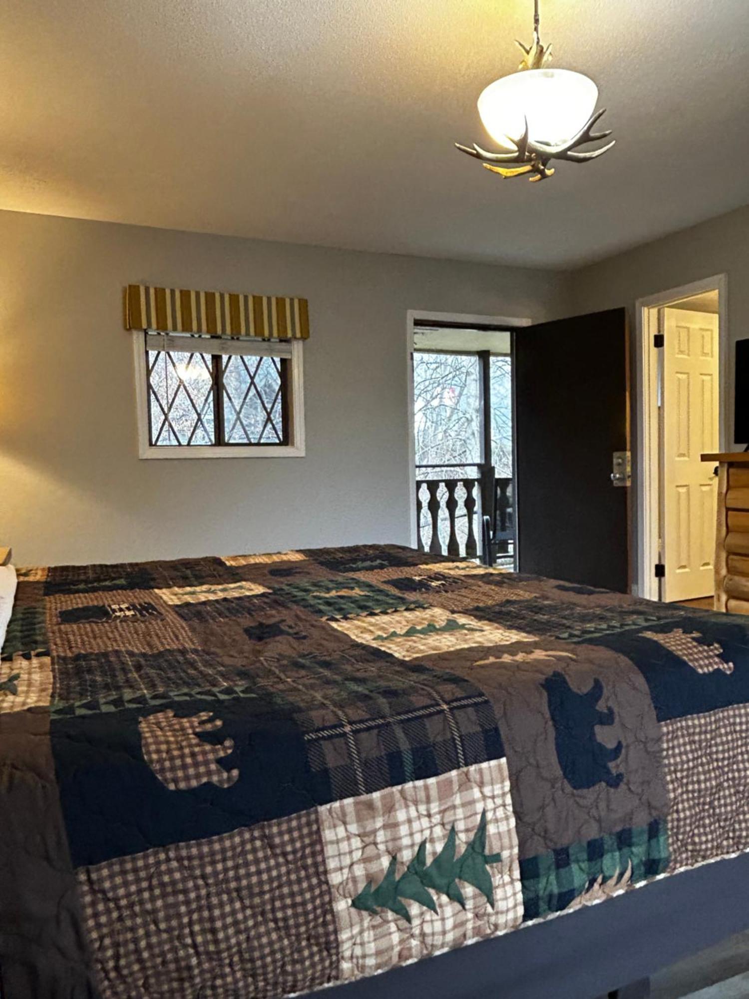 Standard King Room