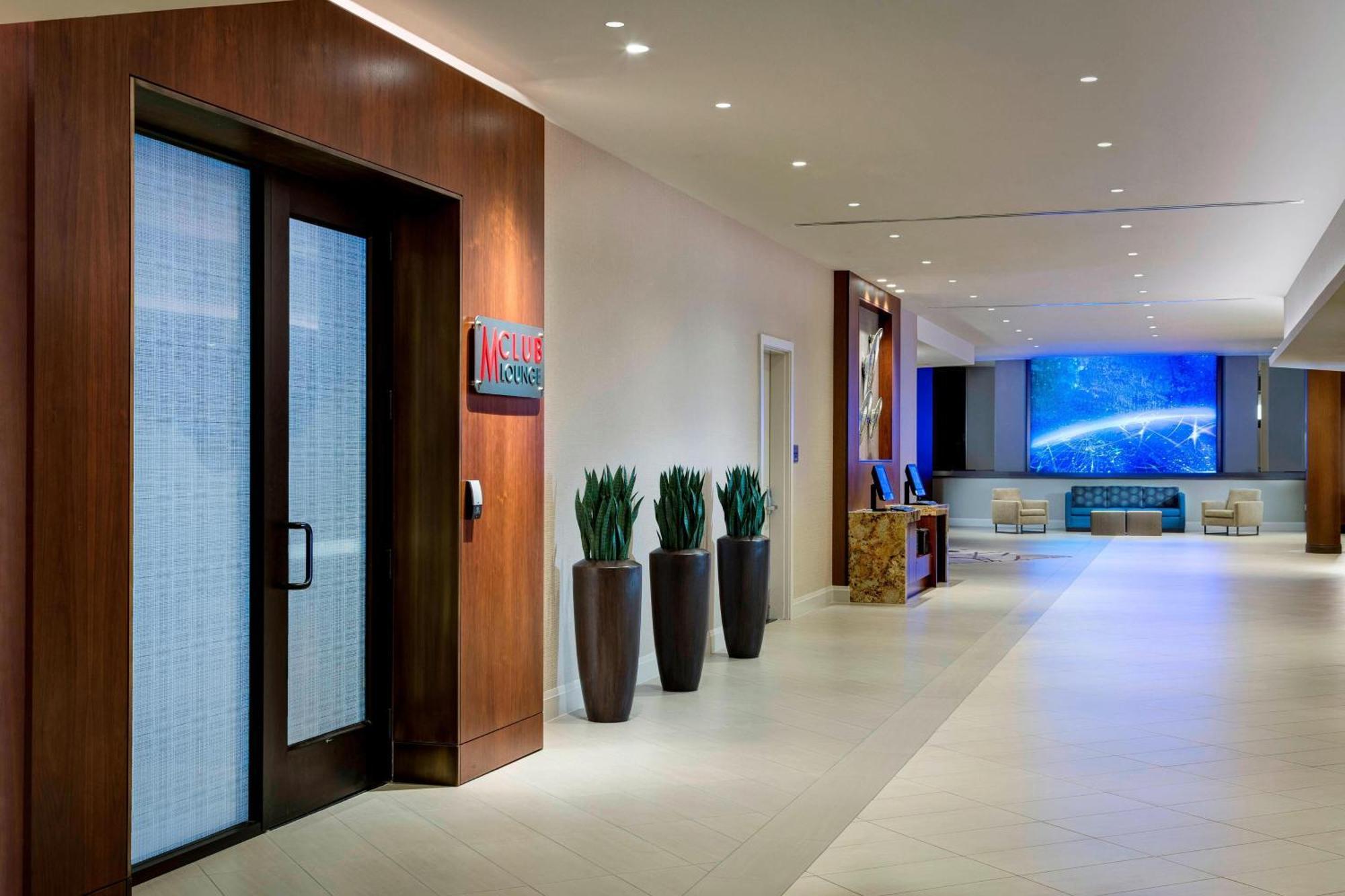 M Club lounge access Guest room 1 King