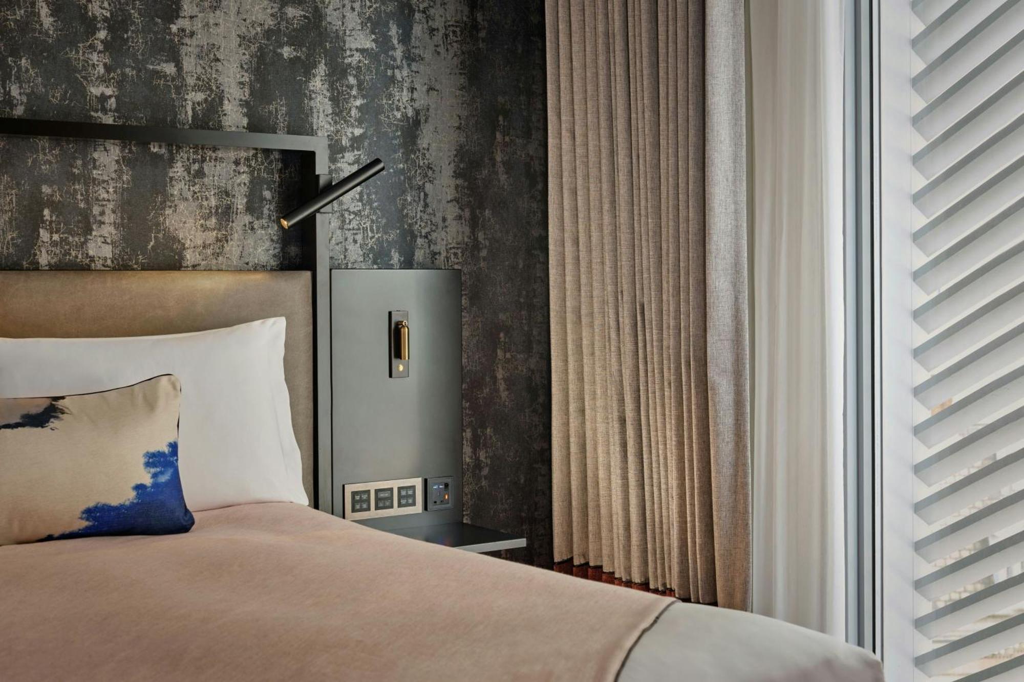Anything But Standard, Guest room, Queen, City view,1643178731:JPEG