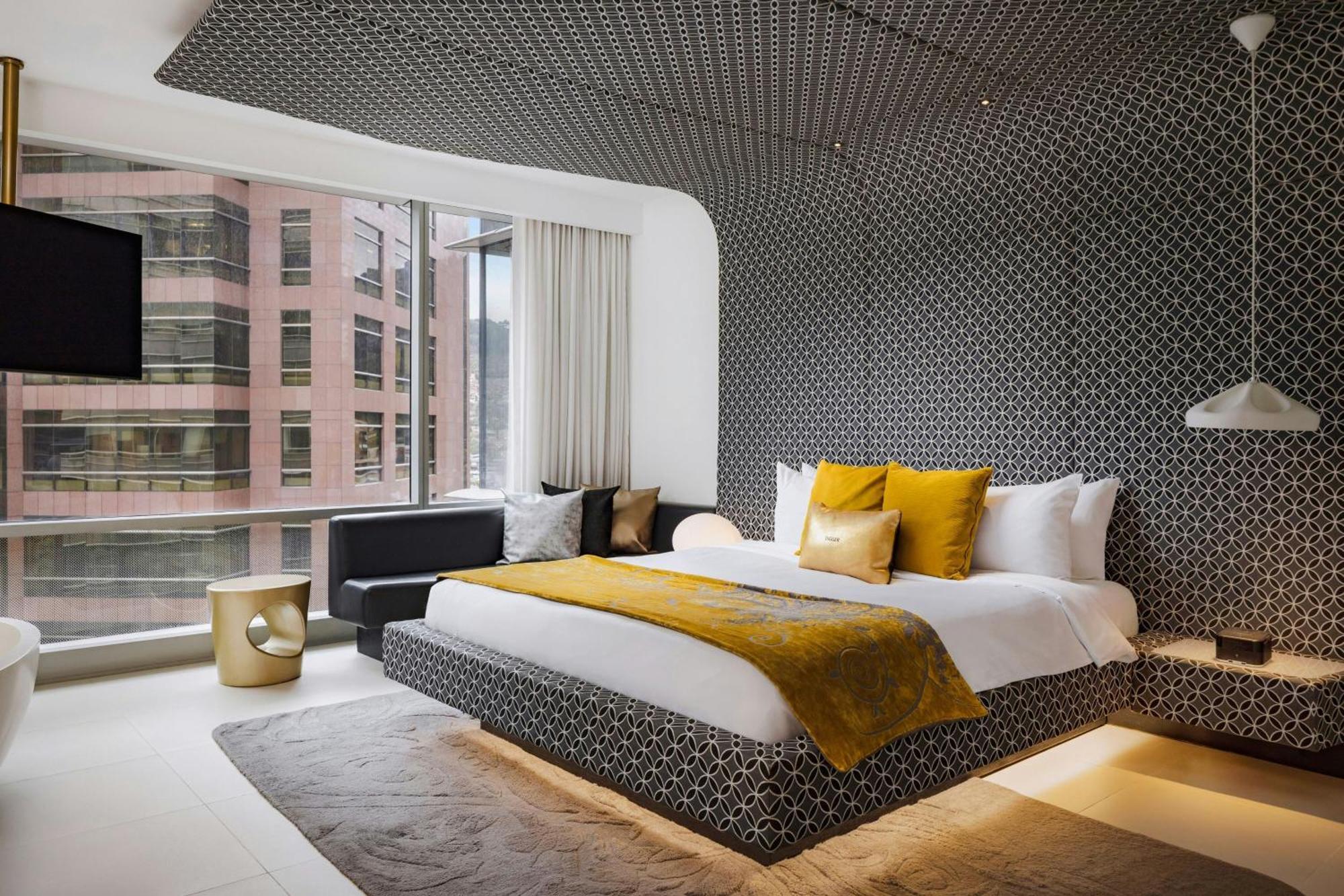 One-Bedroom Supreme Junior King Suite Loft