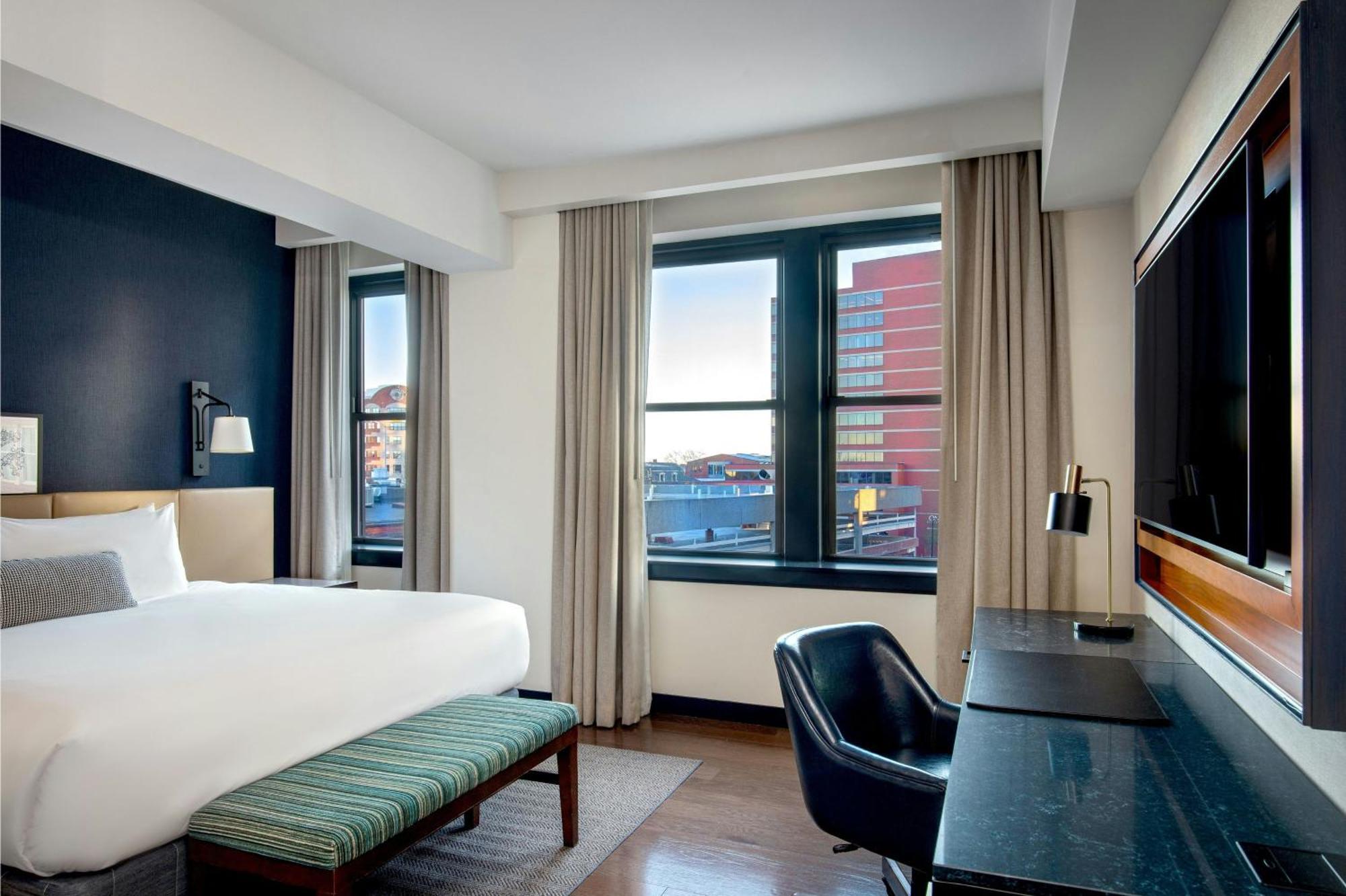 Standard Guest Room 1 King Bed
