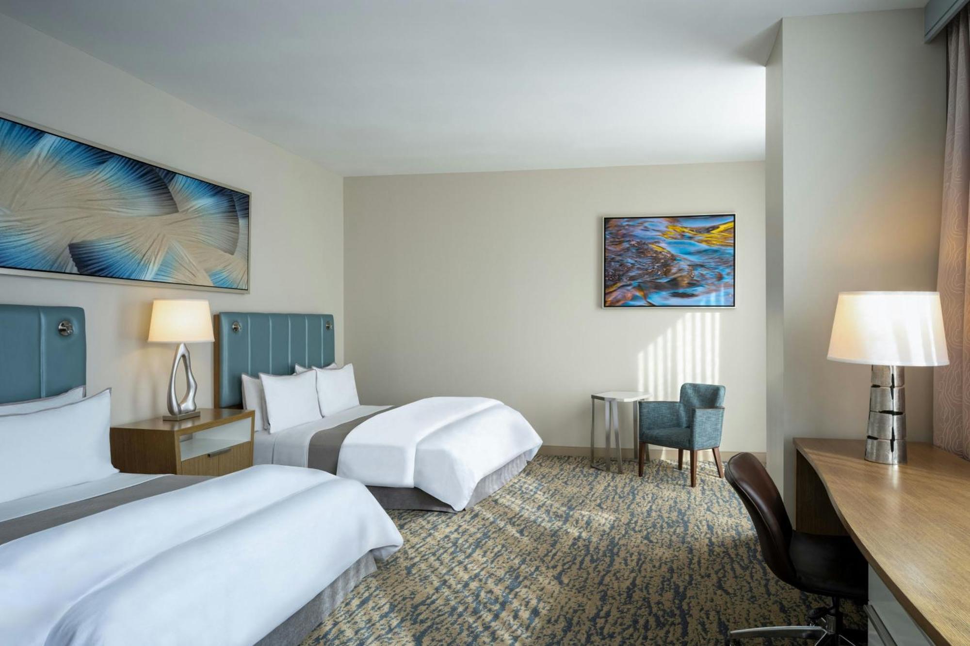 Limited Queens Guest room Limited Queen view Limited view