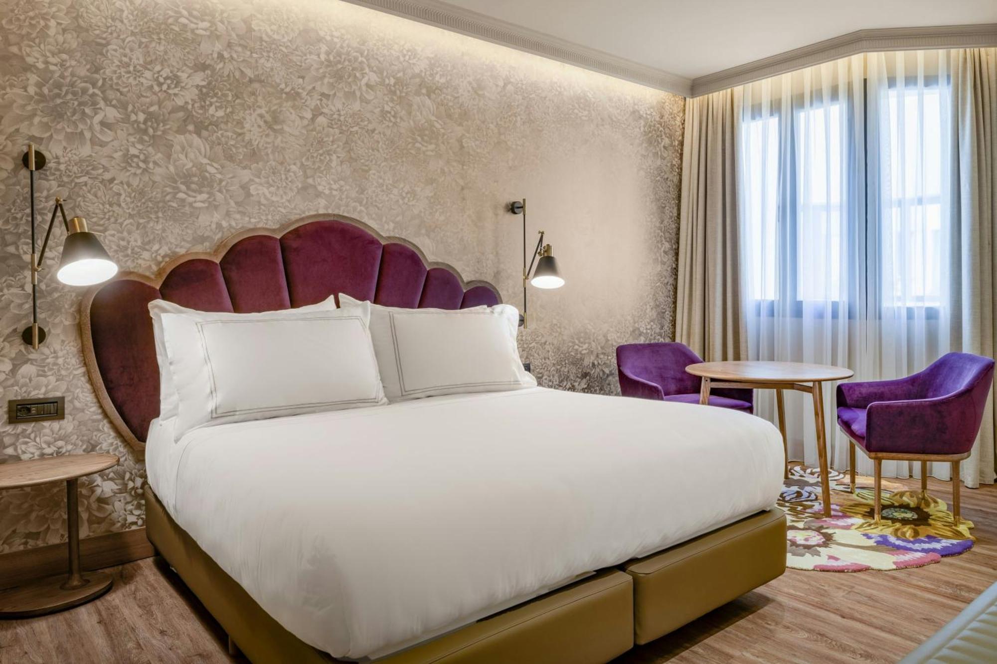 Deluxe Interior Queen Room