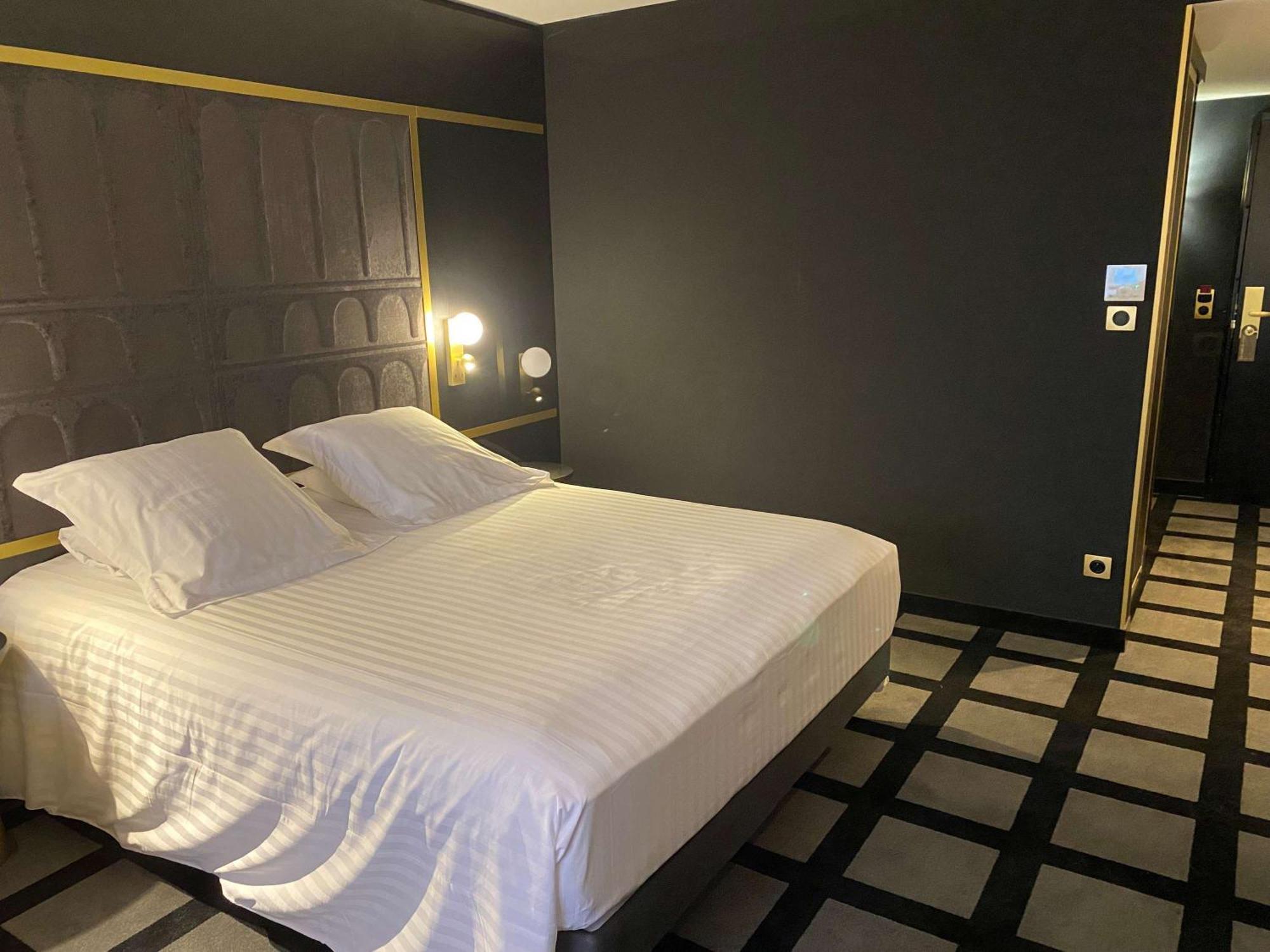 Superior Queen Room,1648891628:JPEG