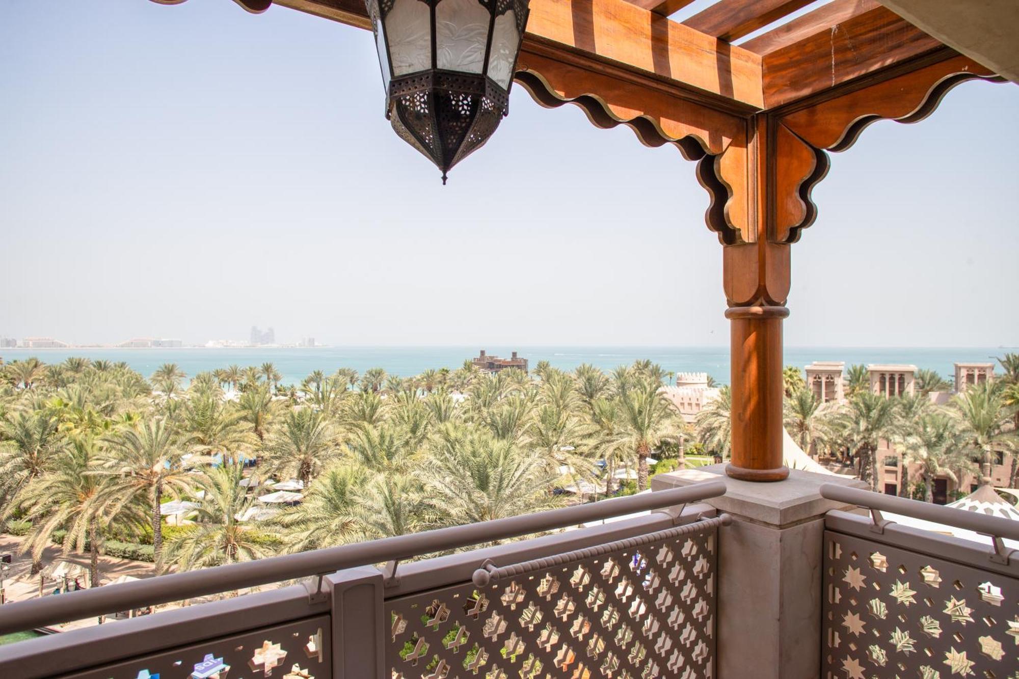 Club Ocean Room Club Benefits