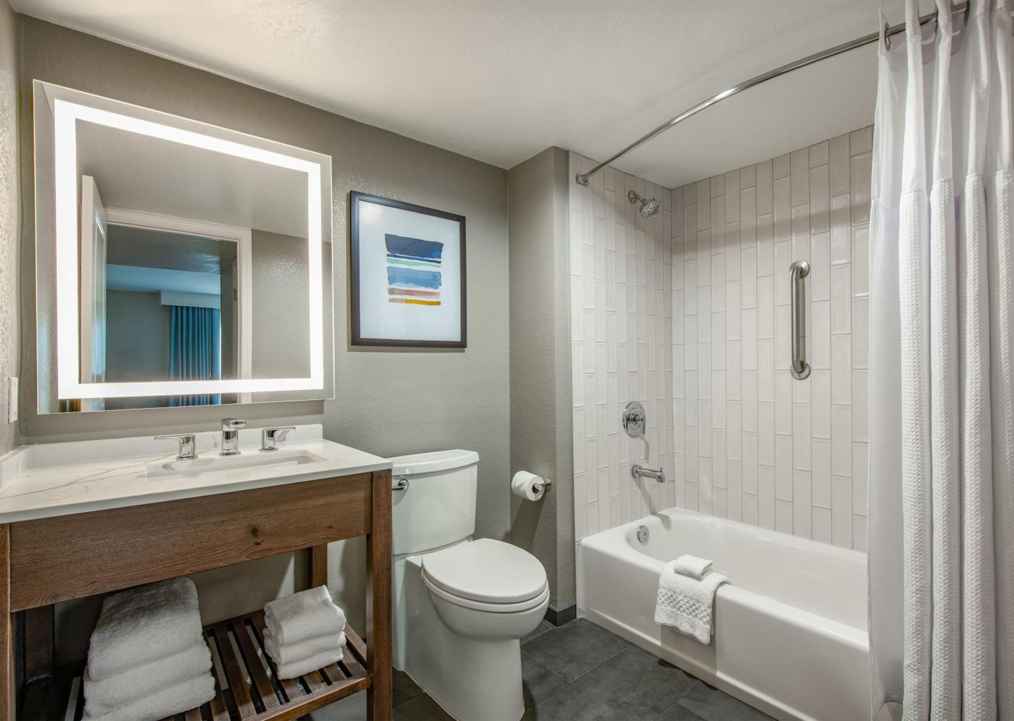 Bi Level Queen Suite with Loft