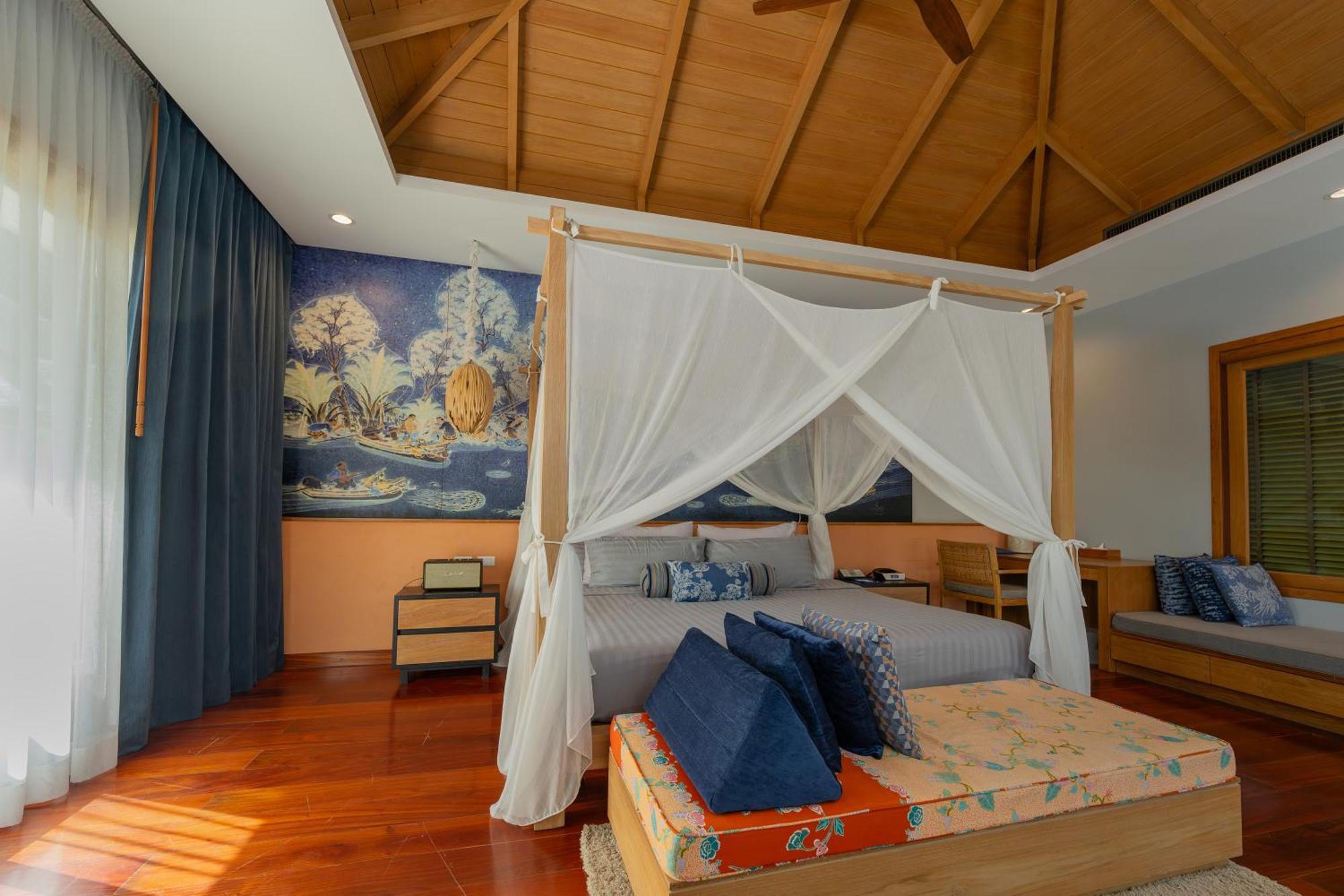 Tropical Pool Villa