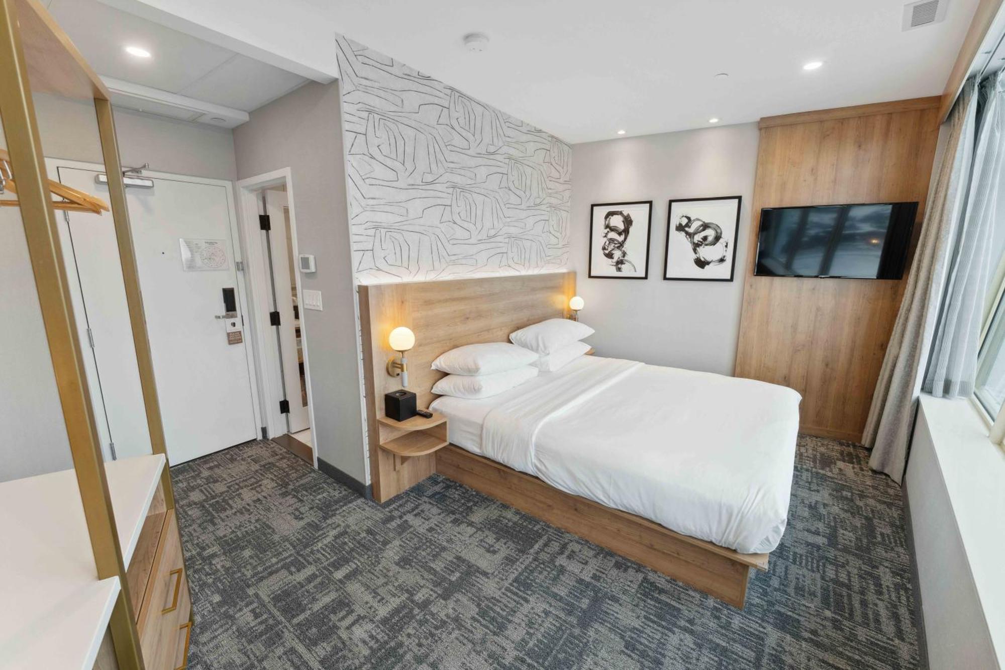 Tower King Riverview Room