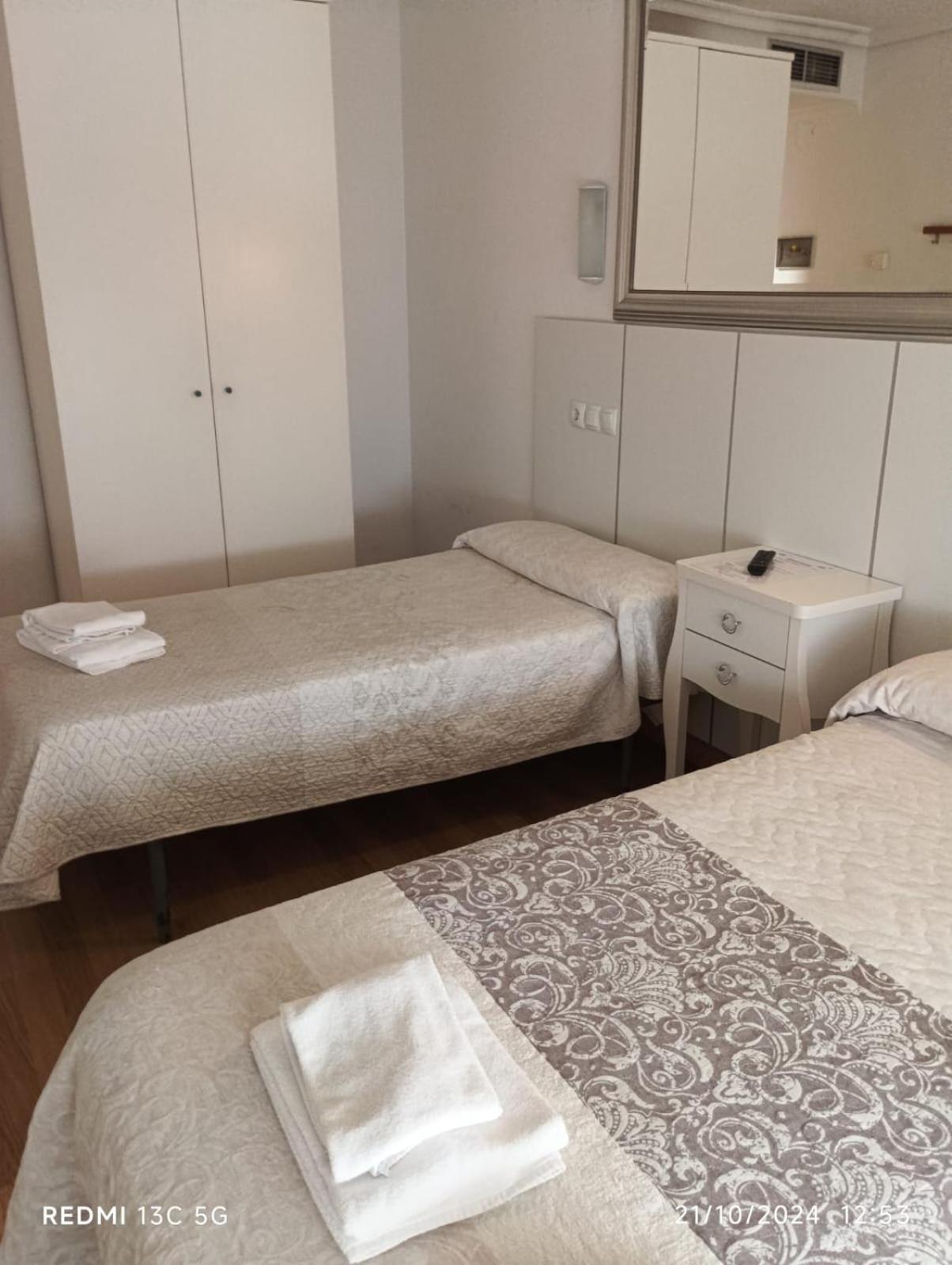 Twin Room,799688736:JPEG