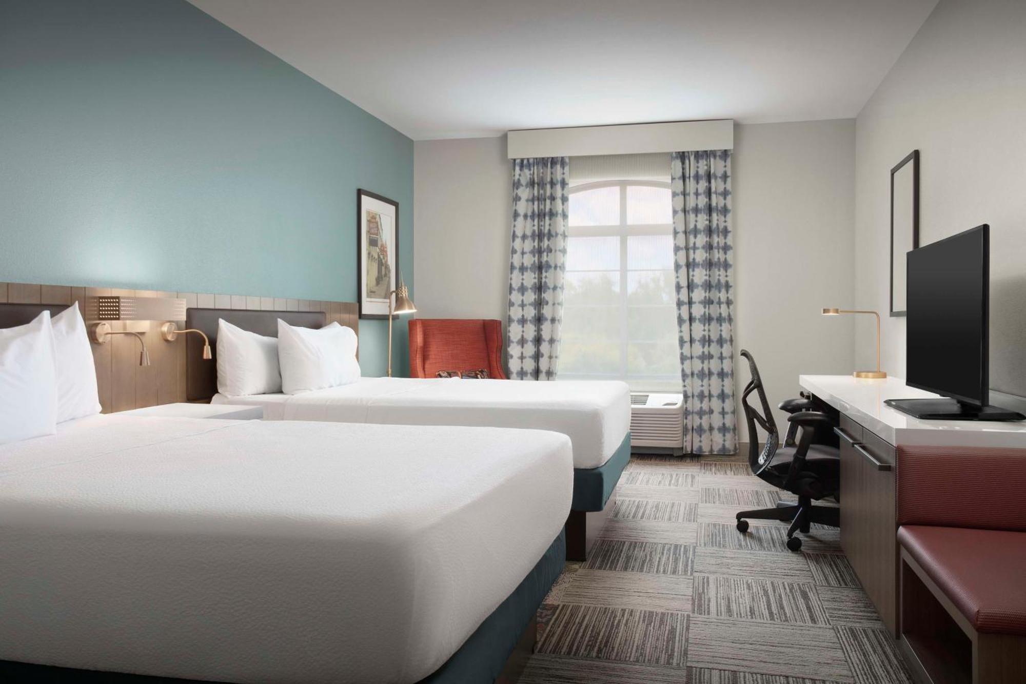 Queen Room Two Queen Beds Accessible Tub Mobility Access