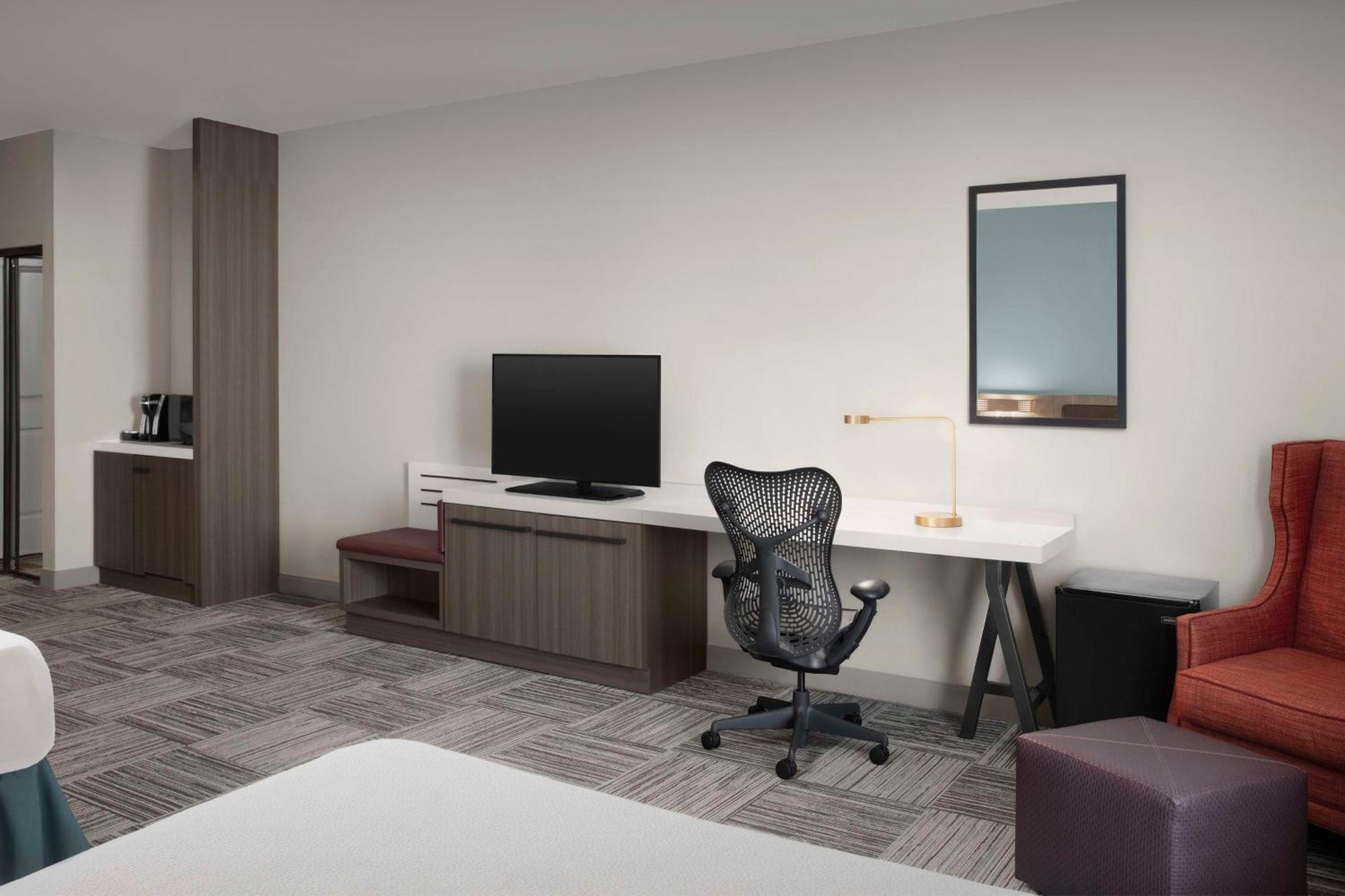 Queen Room Two Queen Beds Accessible Tub Mobility Access