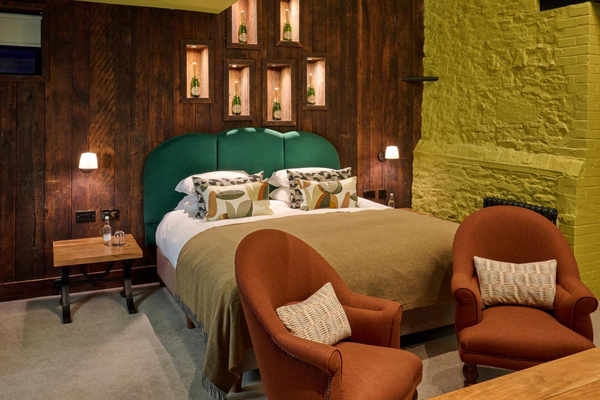 Signature Suite