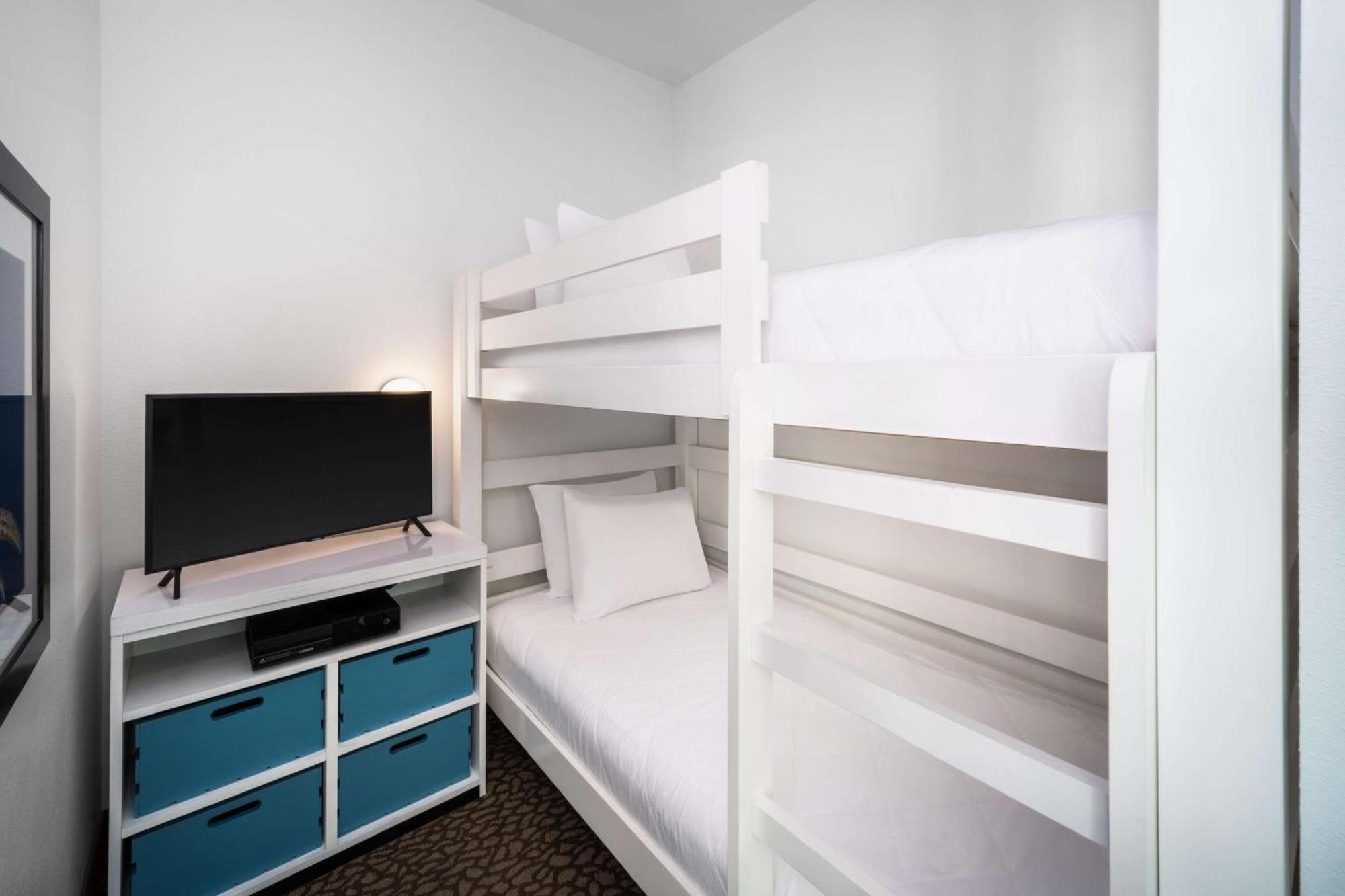 King Room Two Bunk Beds One Sofa Bed No View or Non-Smoking