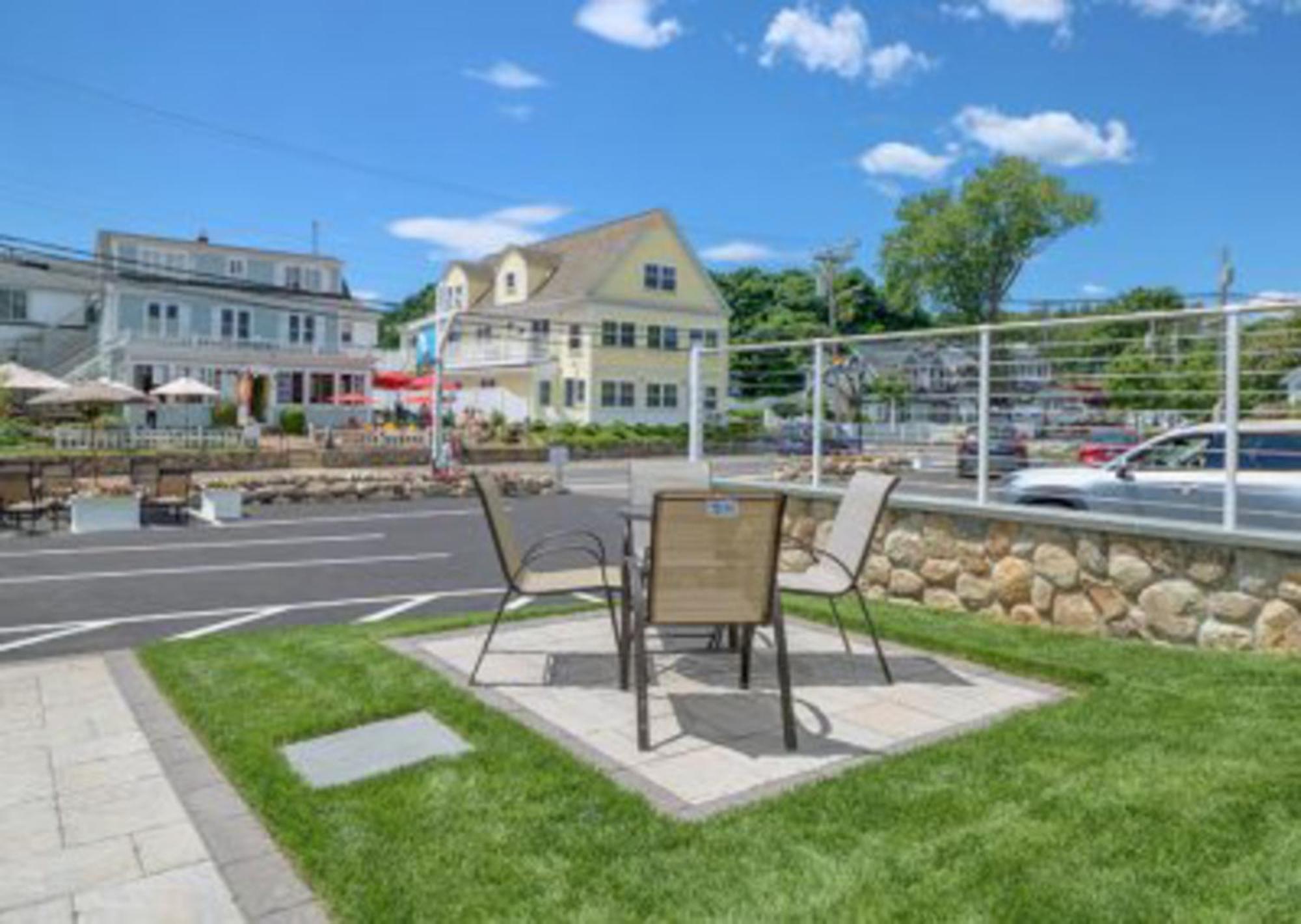 Street view 2 queen beds Designated outdoor patio Poolside Building