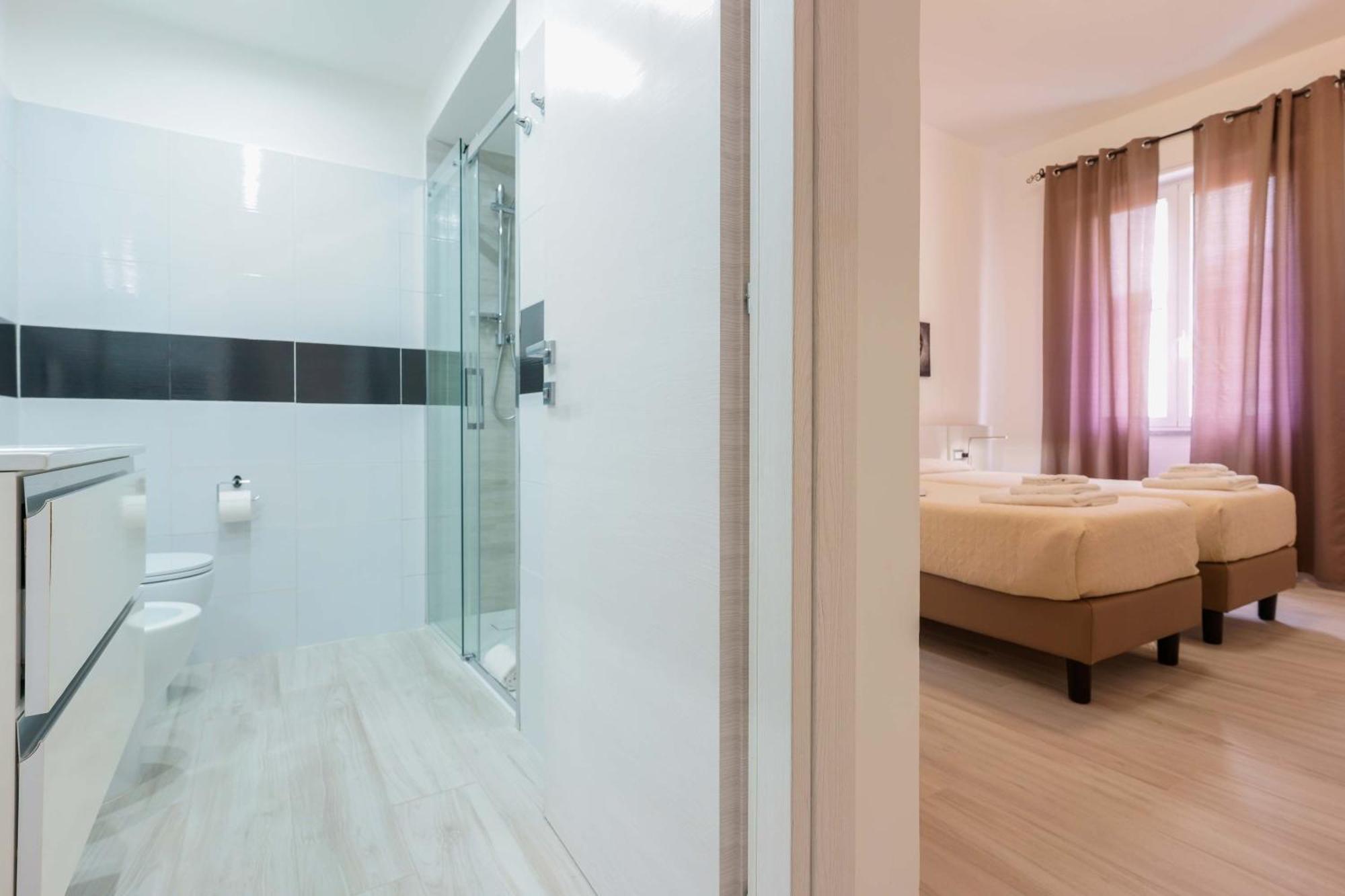 Double or Twin Room Private Bathroom