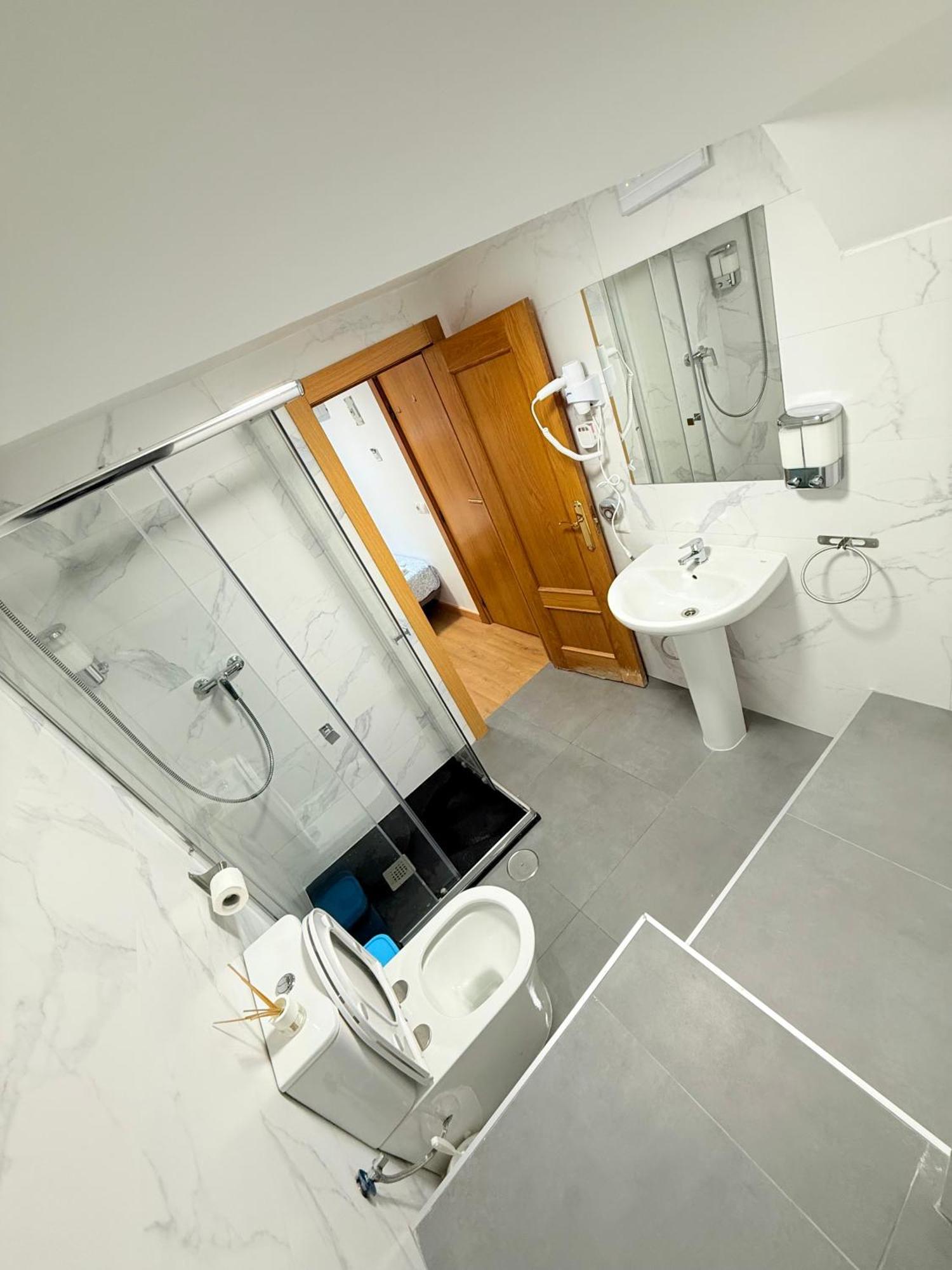 Double or Twin Room Bathroom