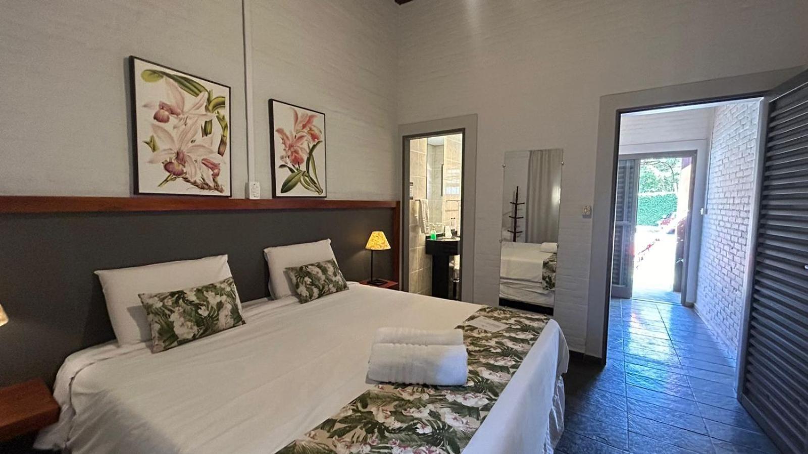 Quarto Quádruplo com Vista do Jardim
