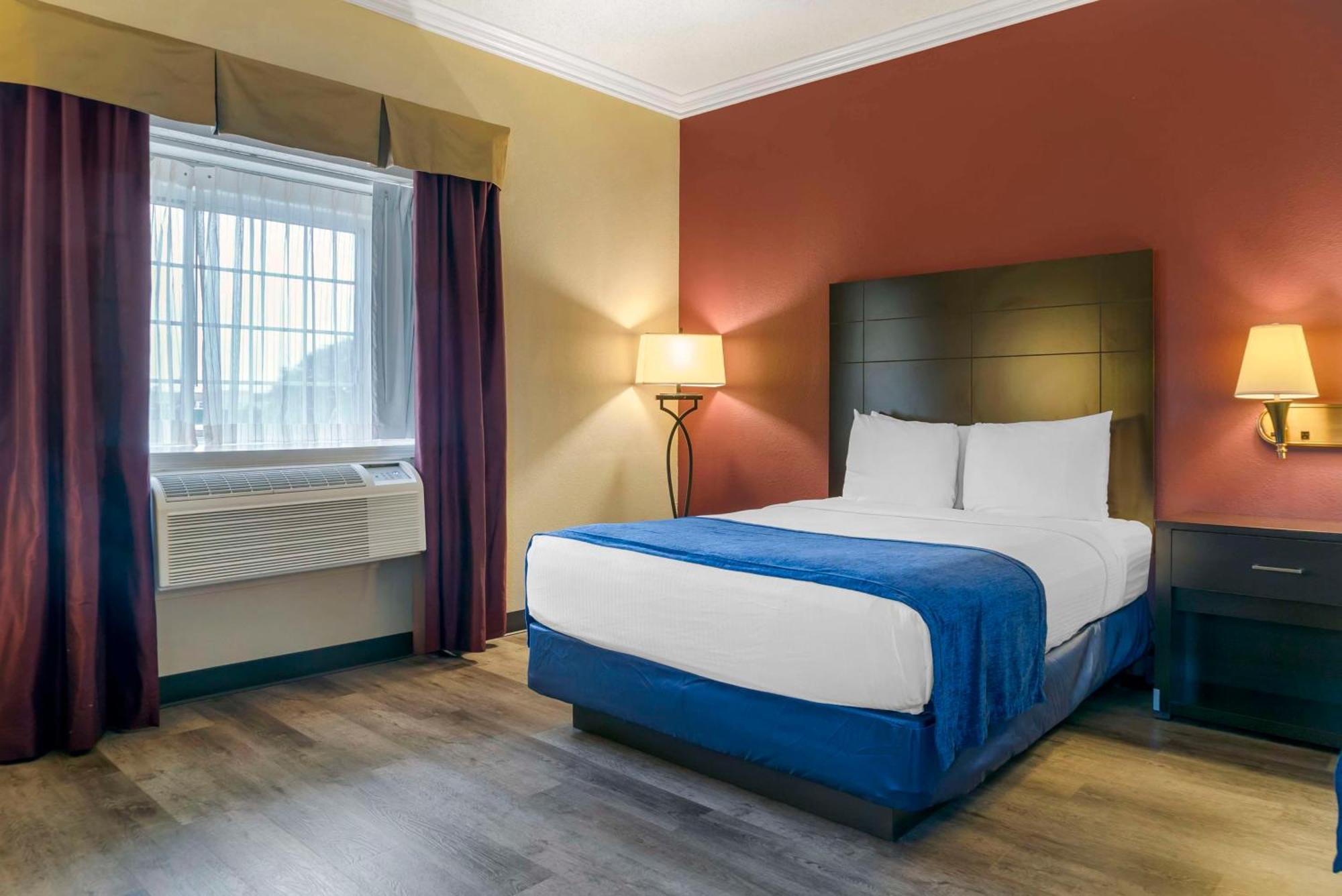 King Suite with Sofa - Non-Smoking,1644407549:JPEG