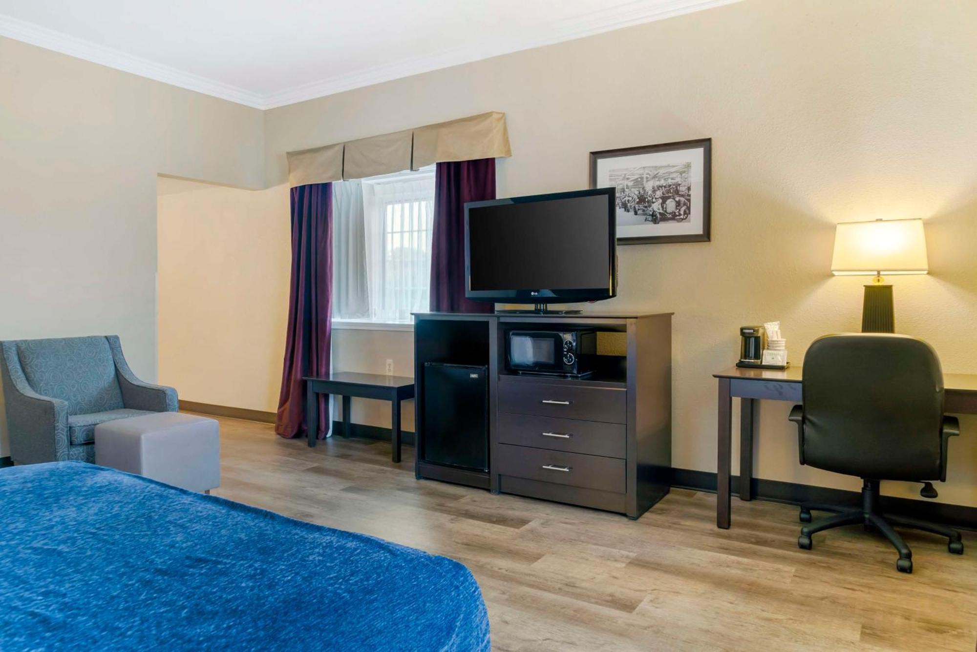 Queen Room Two Queen Beds