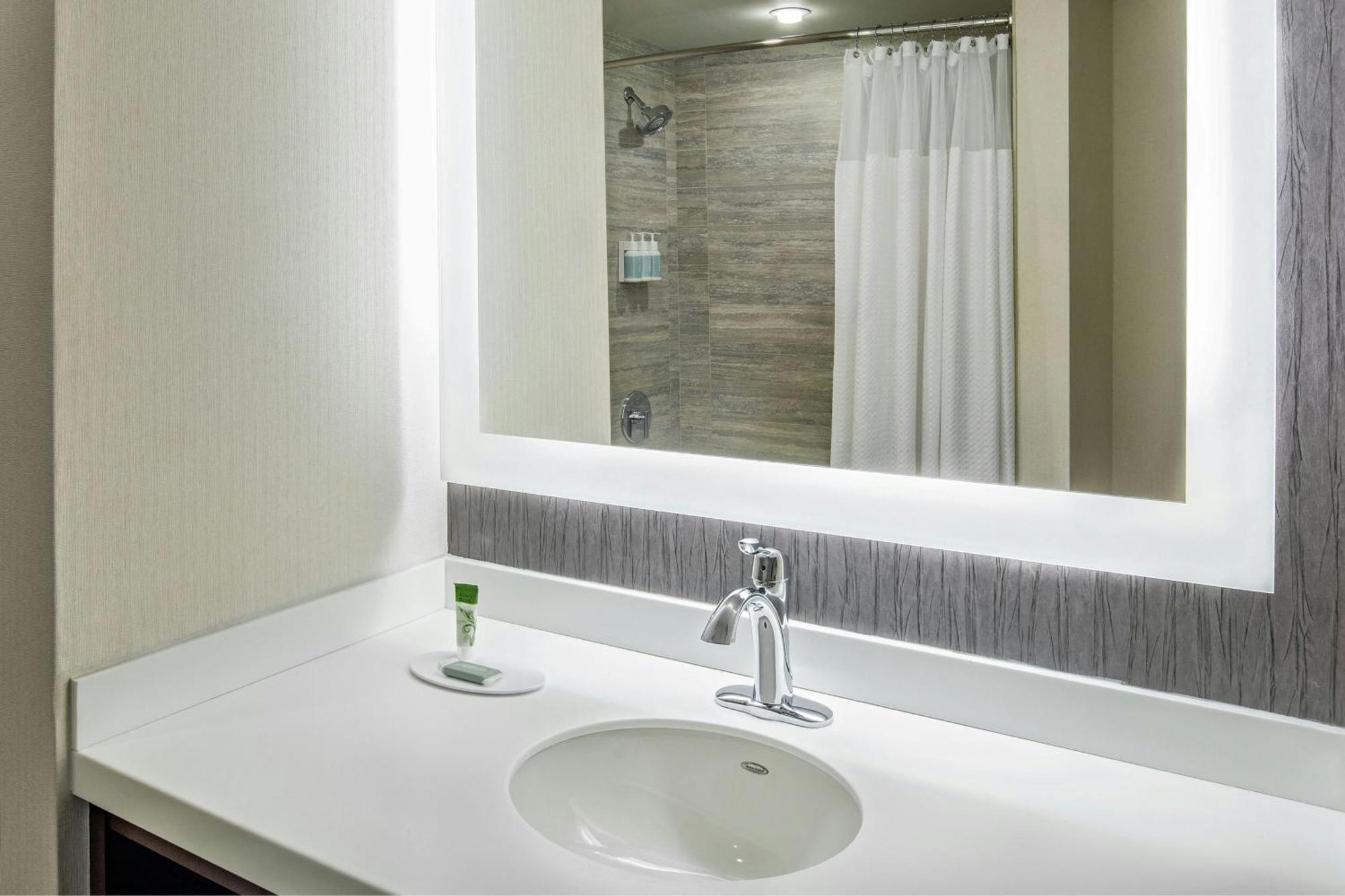 Tremont King Room