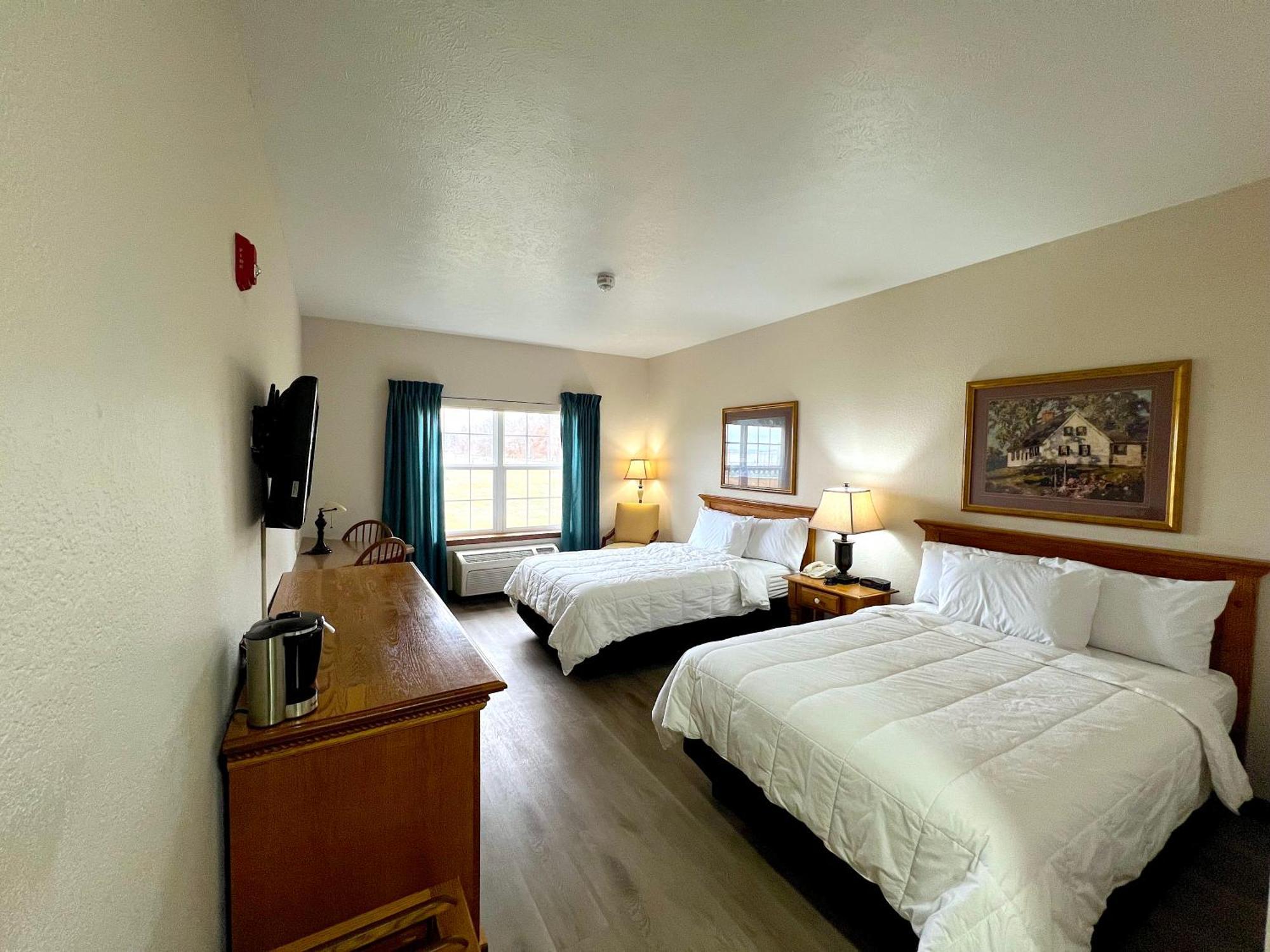 Standard Queen Room with Two Queen Beds