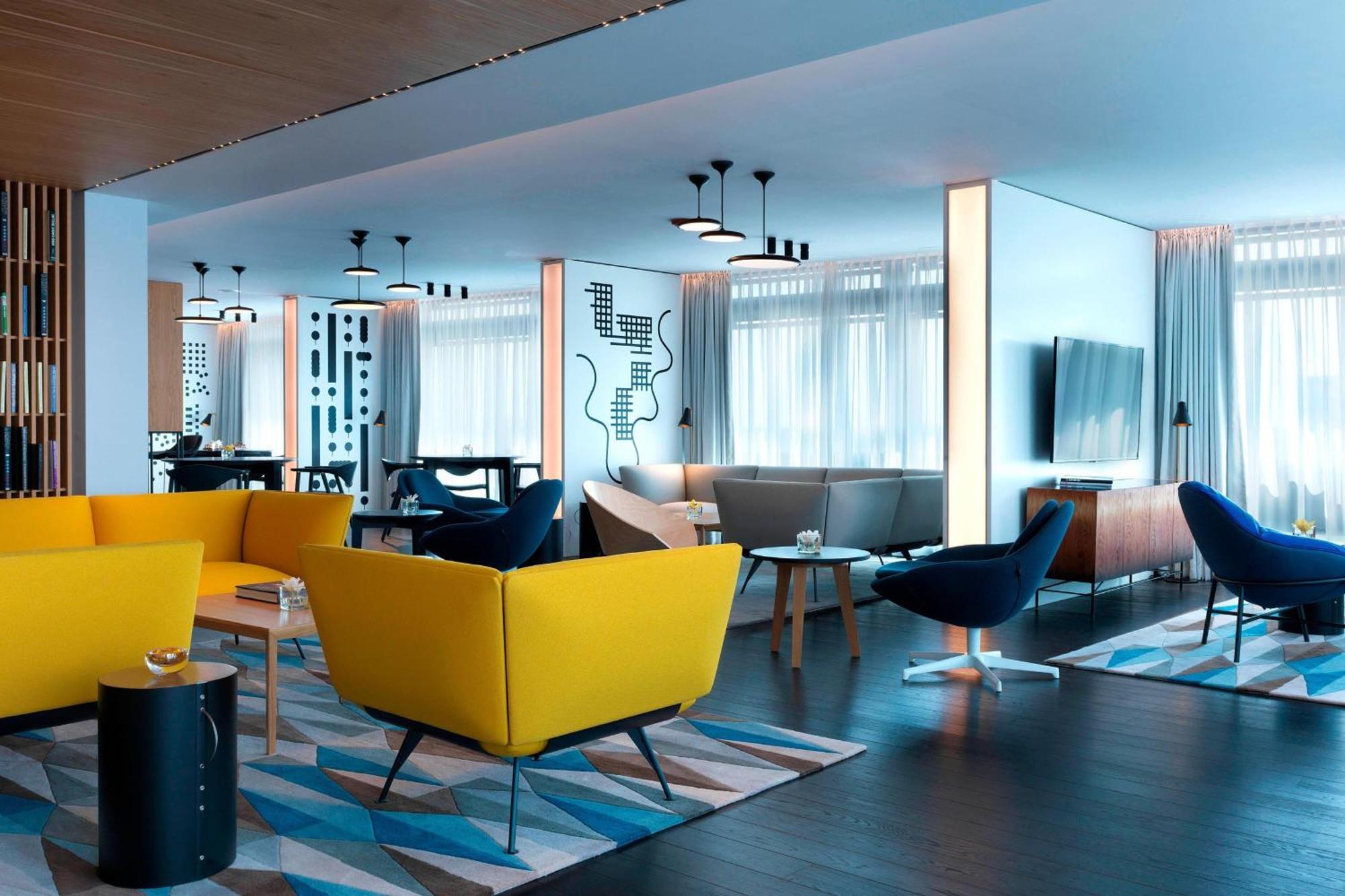 Executive King Room Lounge Access