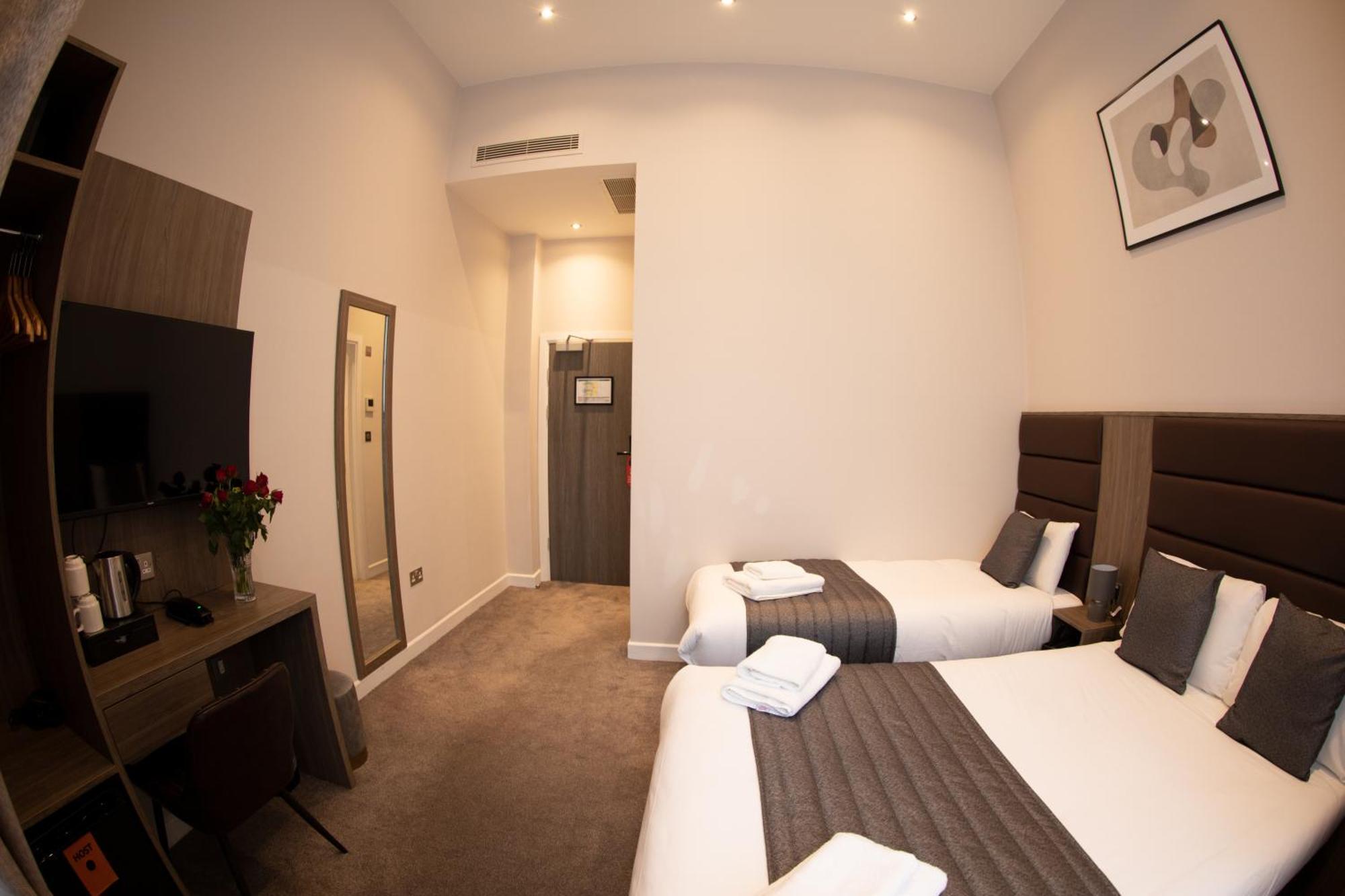 Triple Room