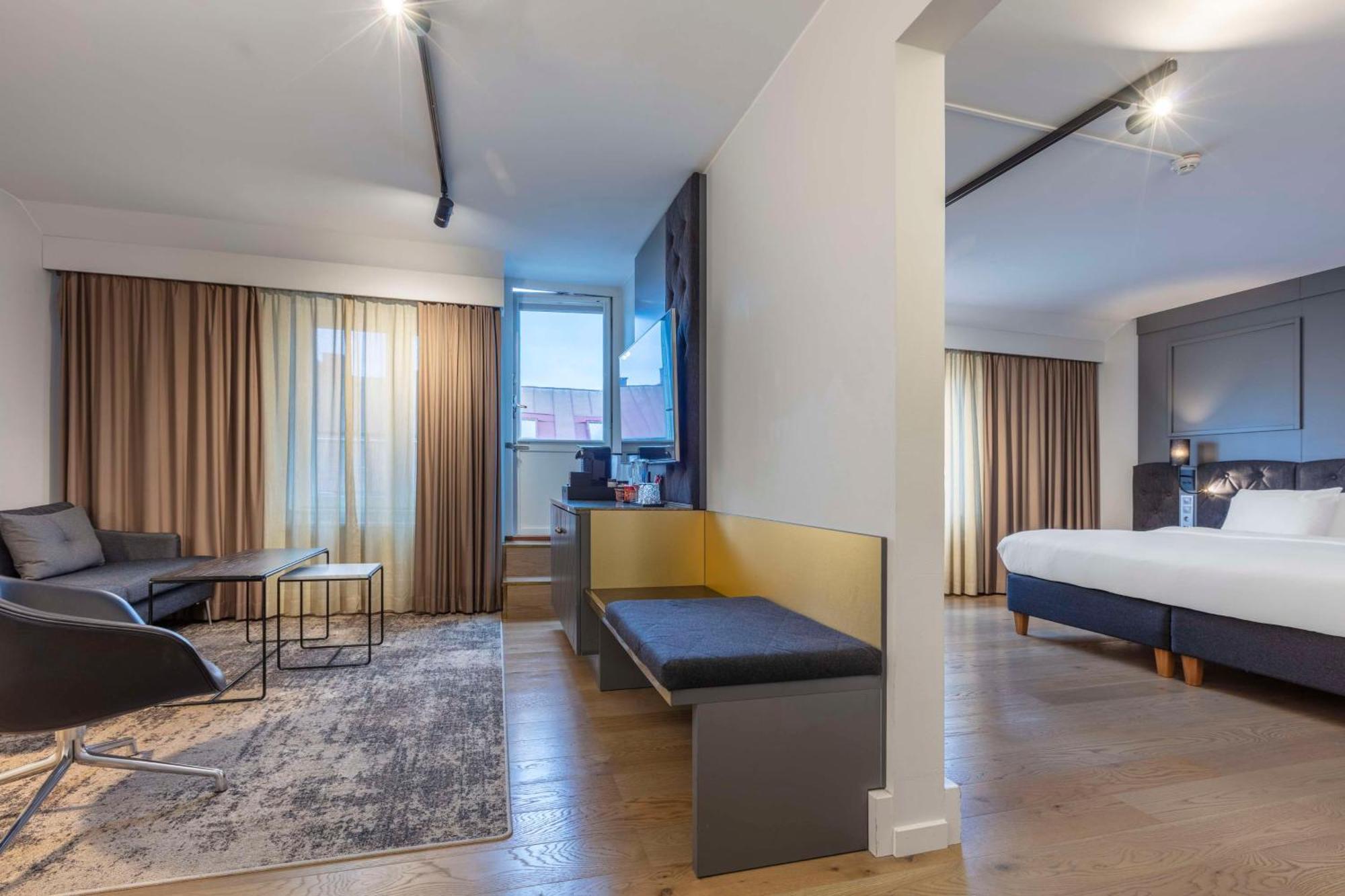 Junior Suite min 25 years of age acceptable