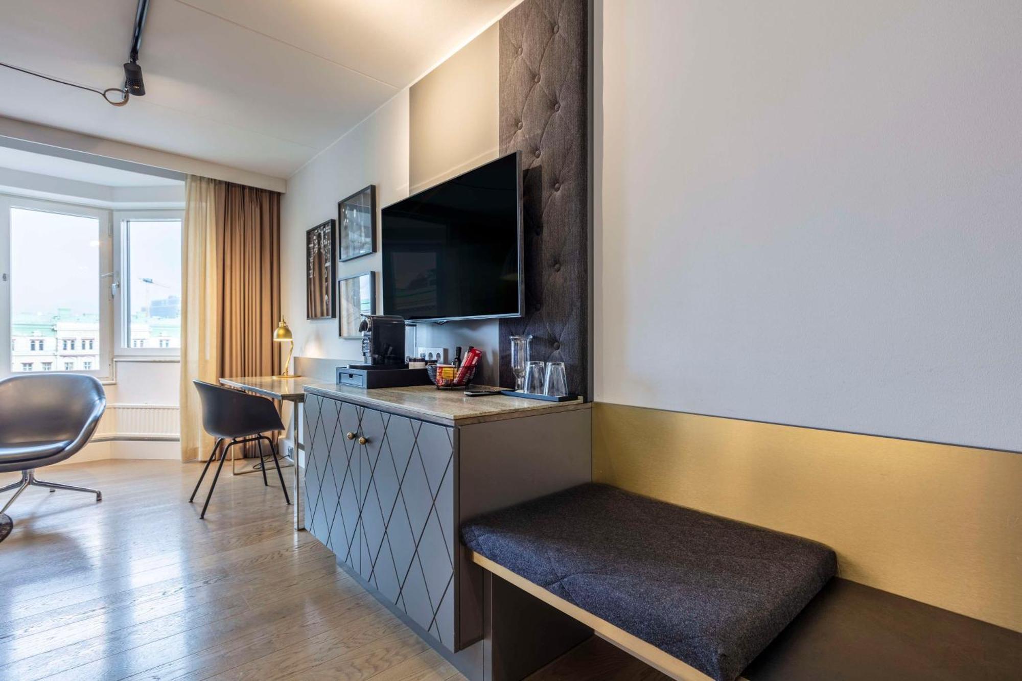 Executive Room Square View min 25 years of age acceptable