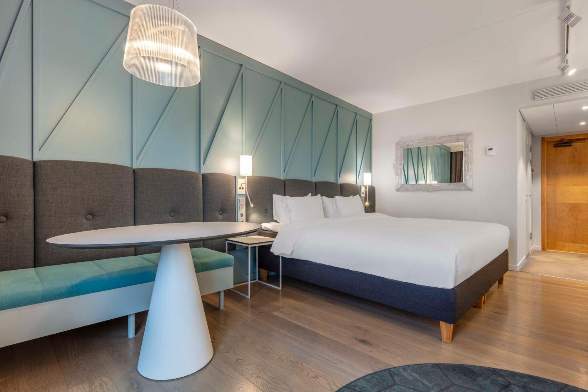 Executive Room Square View min 25 years of age acceptable