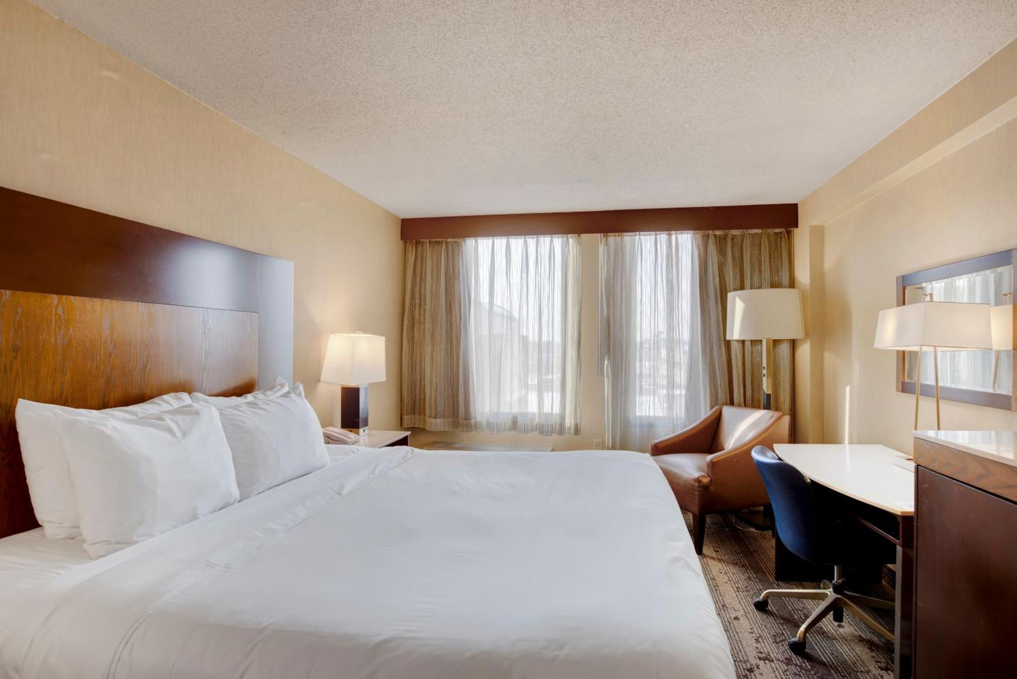 Standard Queen Room