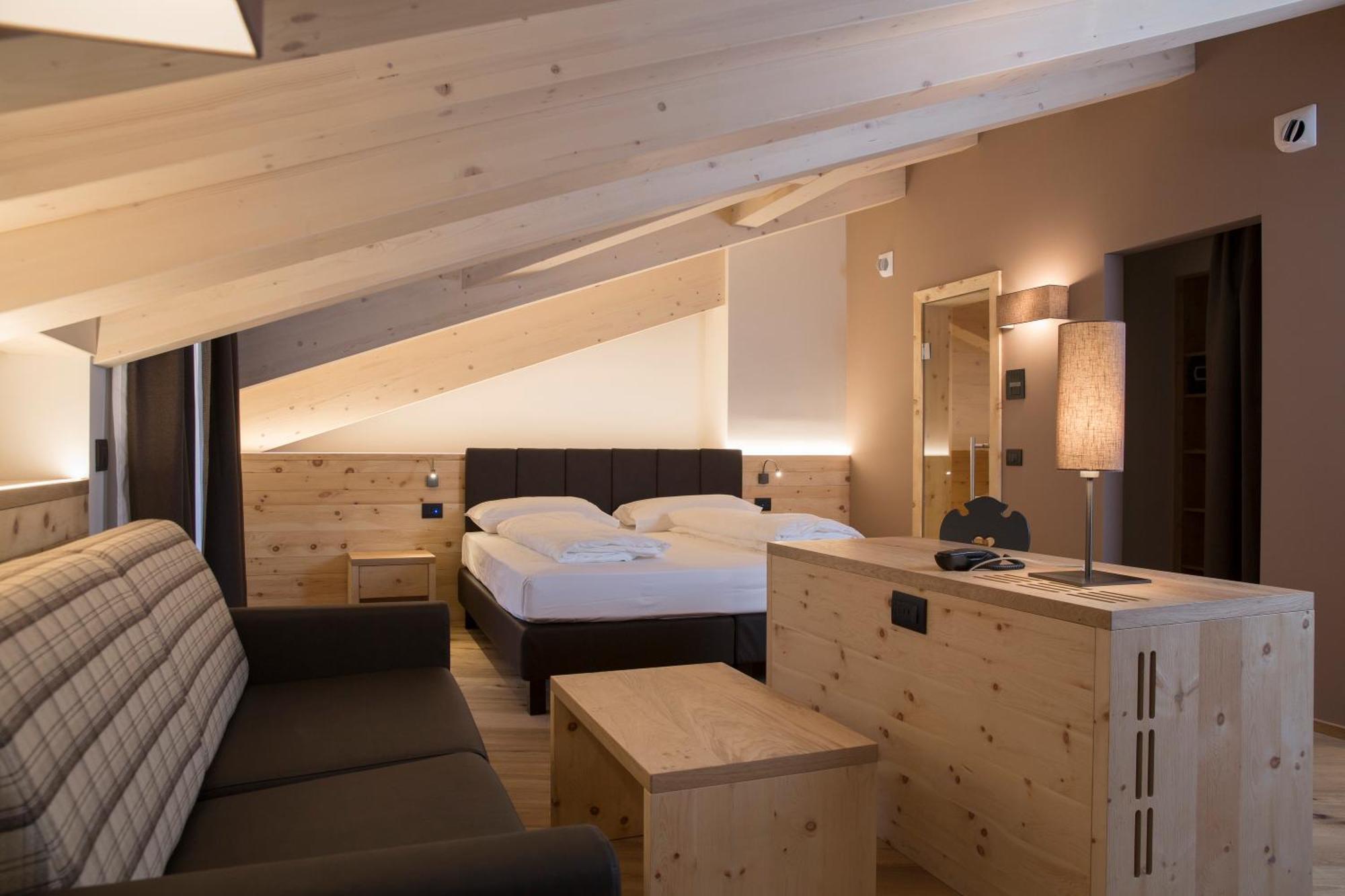 Deluxe Double Room Bath