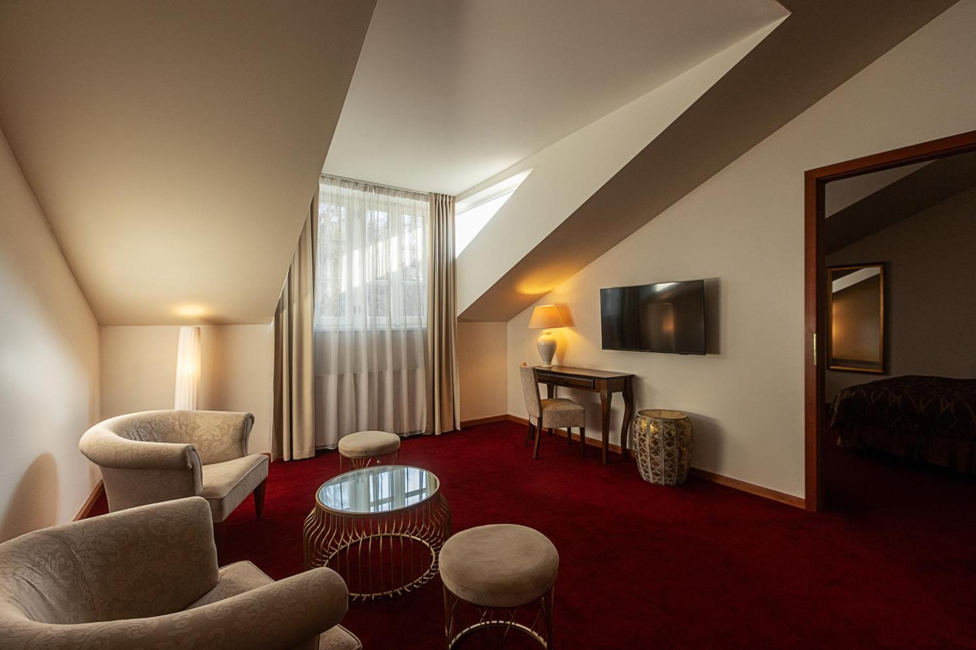 Executive Junior Suite