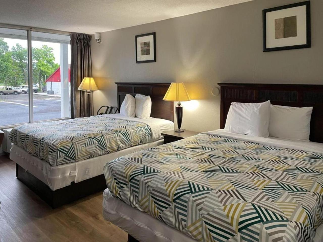 Deluxe Queen Room Two Queen Beds Non-Smoking
