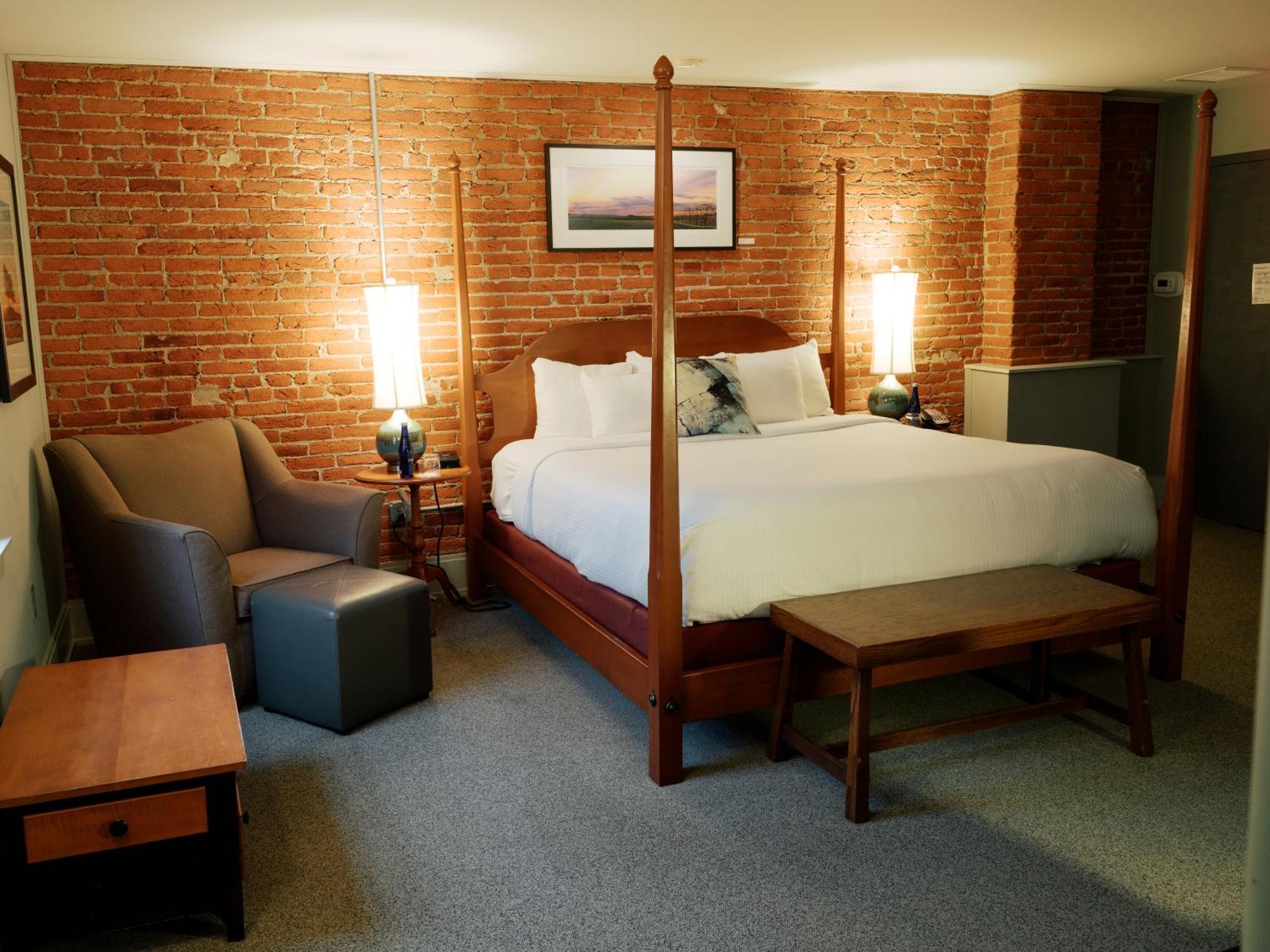 Deluxe King Room