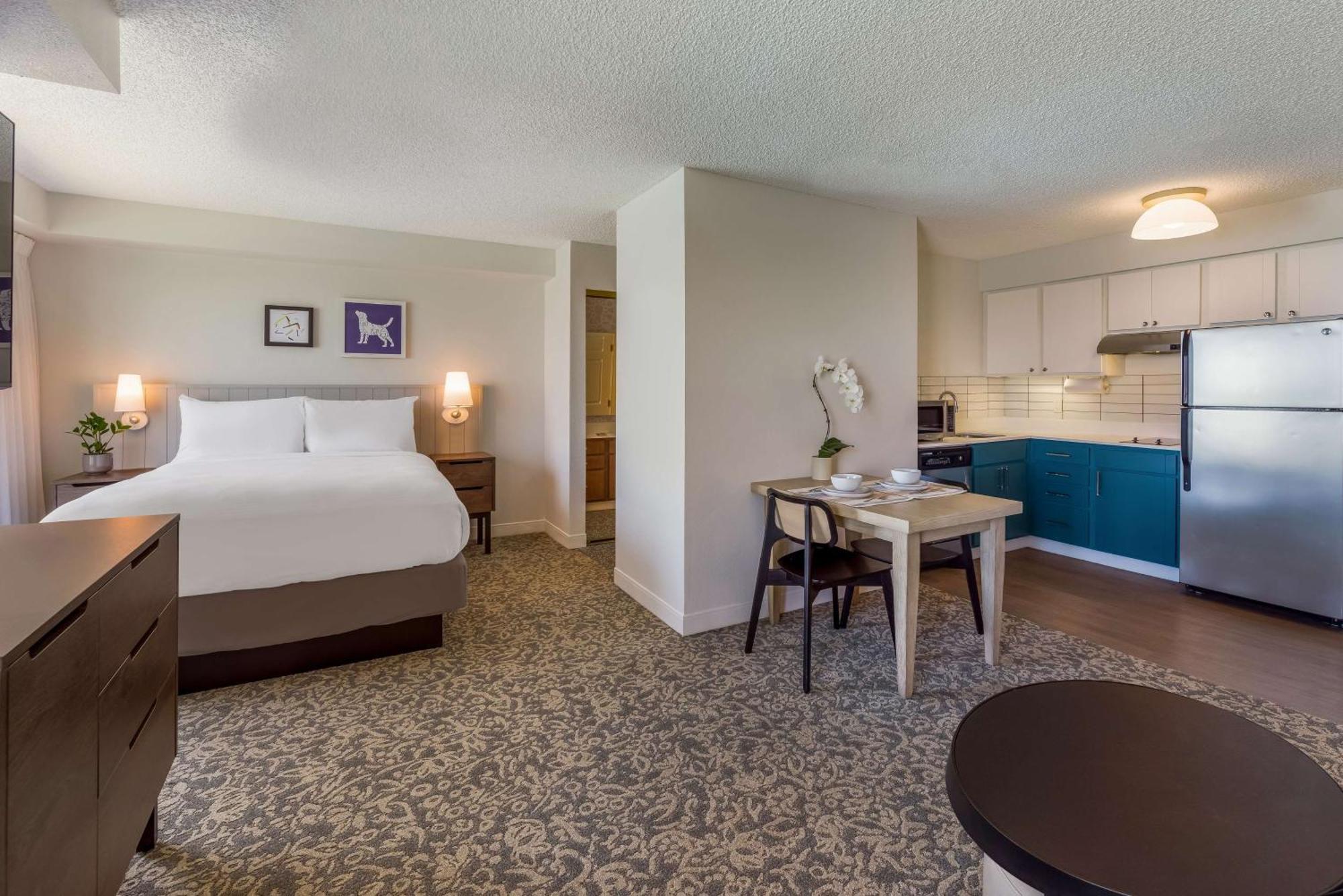 One-Bedroom Queen Suite,1697848984:JPEG