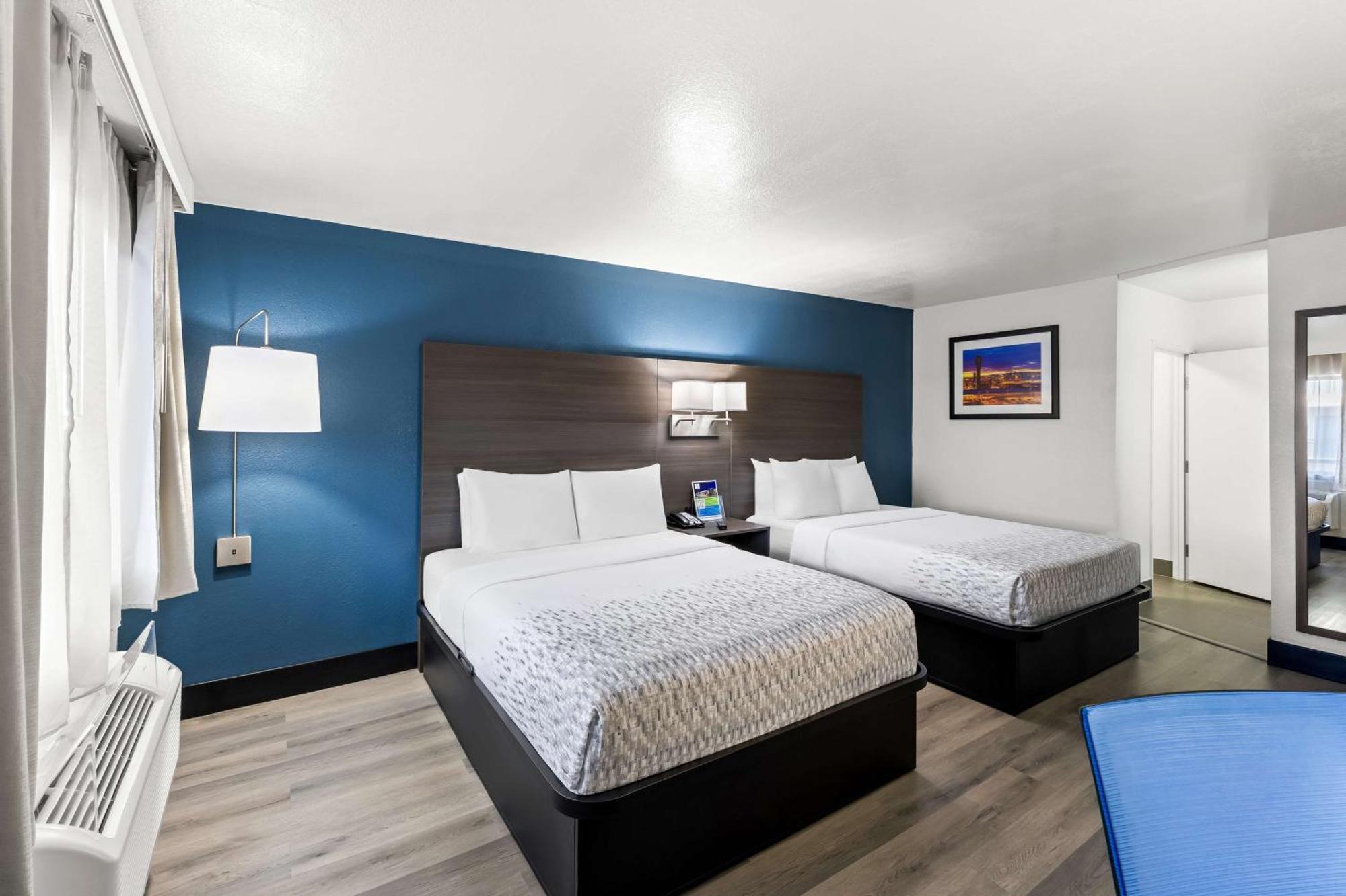 Queen Room Two Queen Beds