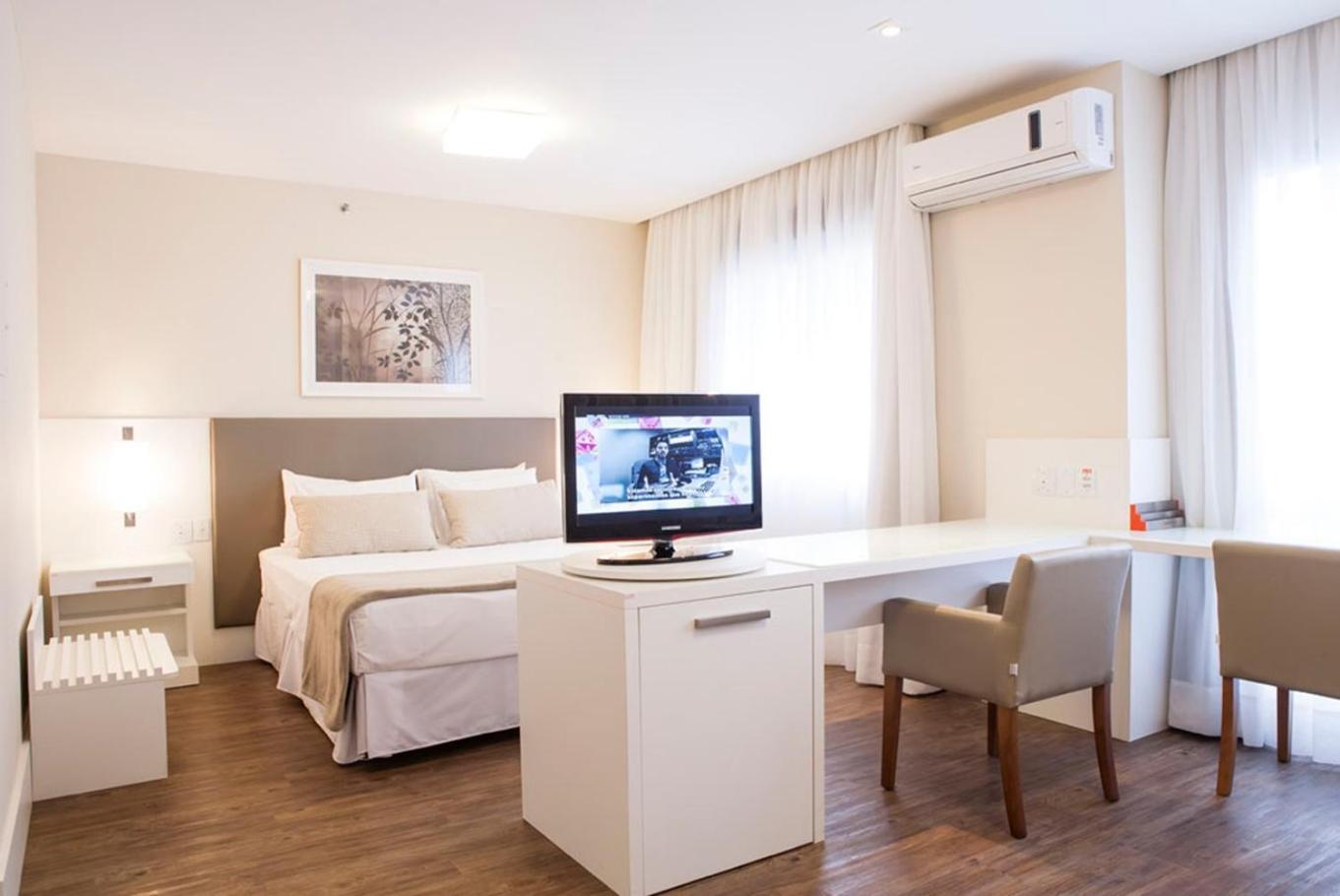 Luxury Double 1 Queen Bed 1 Sofa Bed