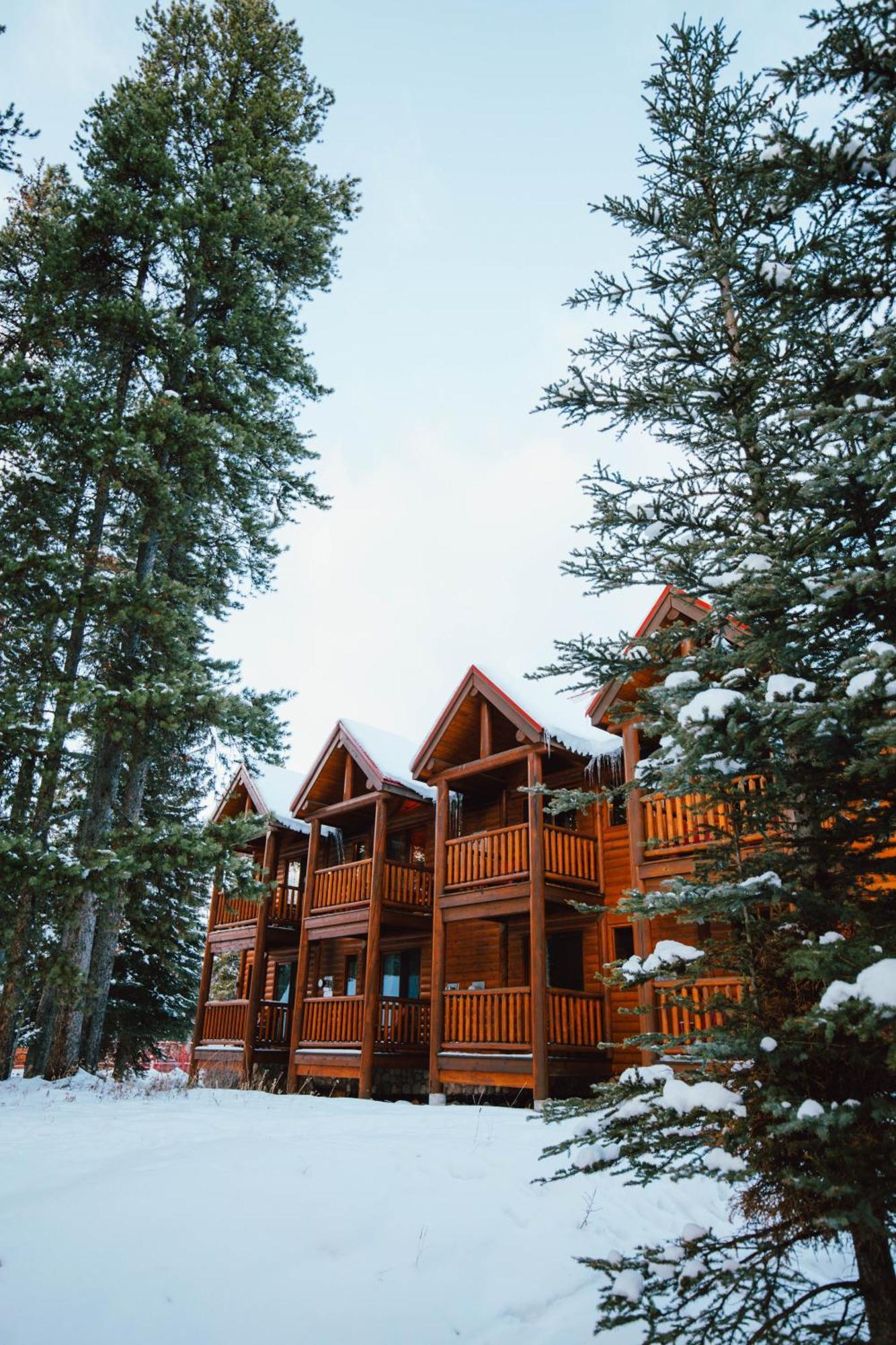 Jacuzzi Suite Lodge Building