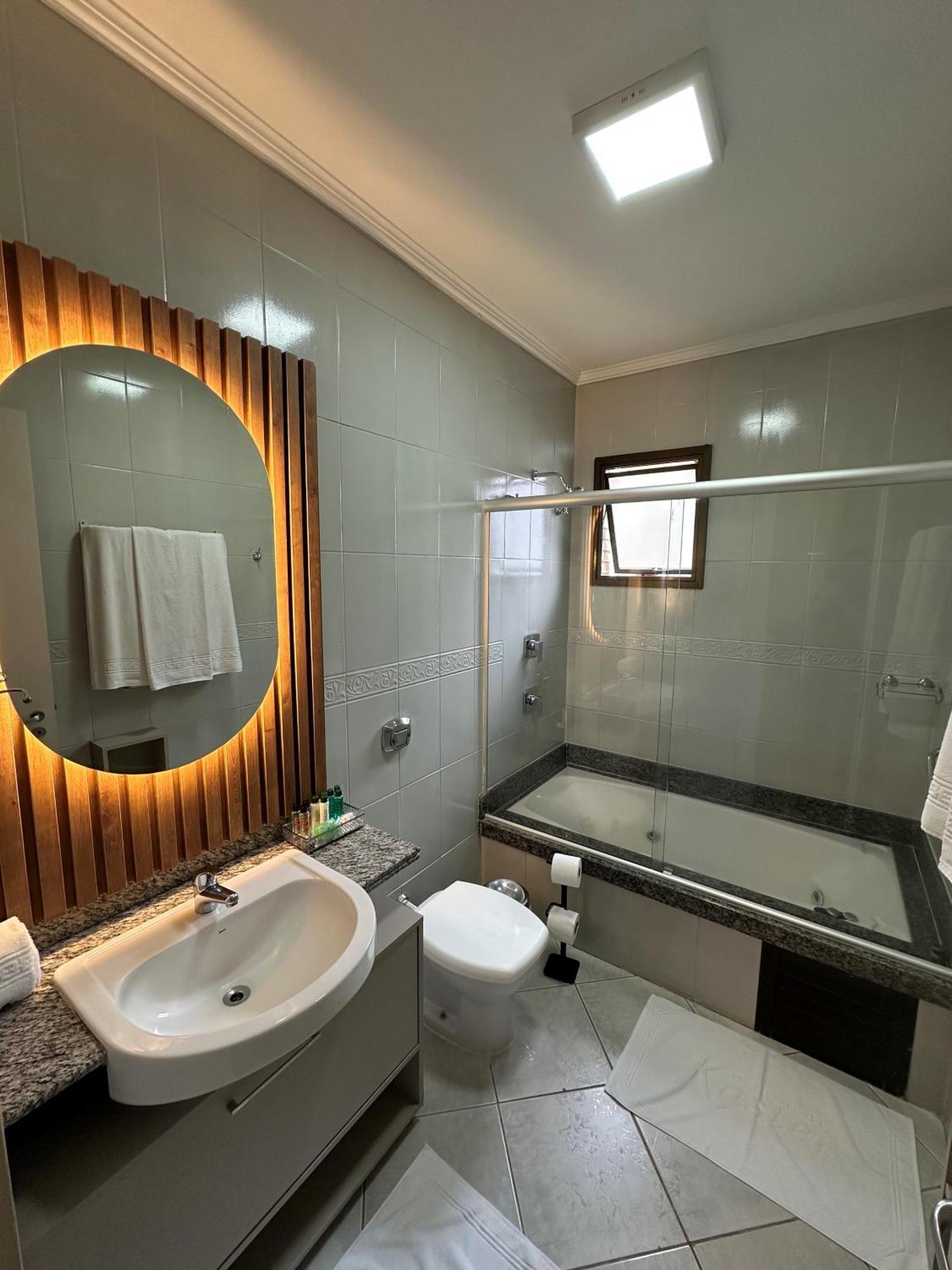 Suite Spa Bath