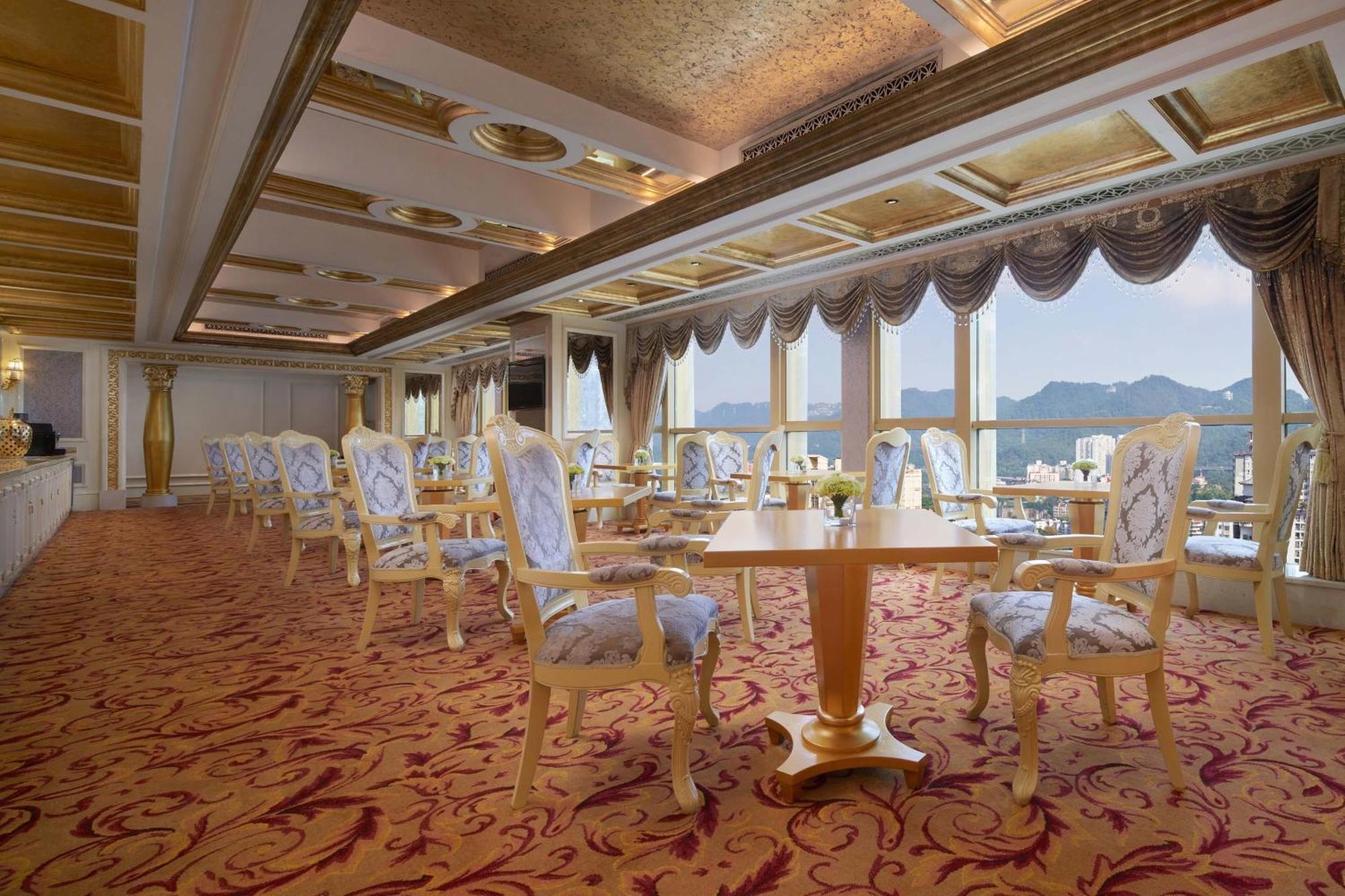 Club Deluxe Twin Room