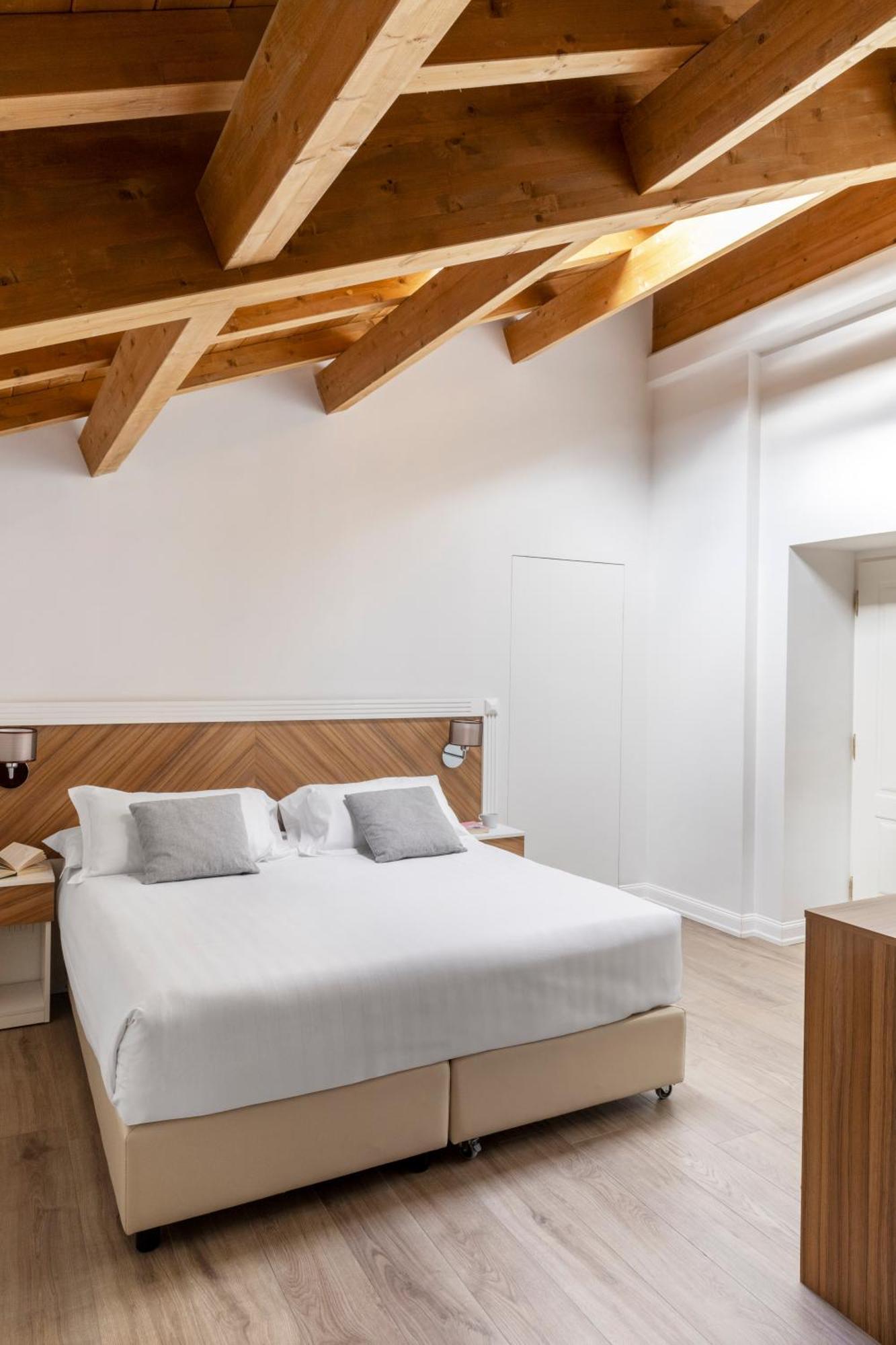 Deluxe Suite Attic