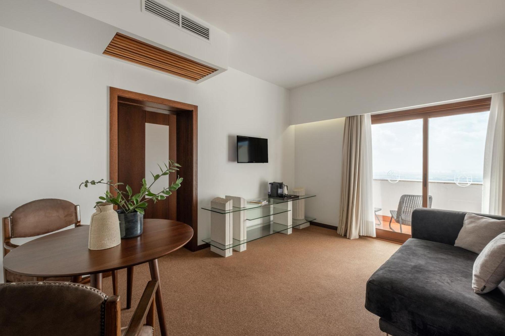 Deluxe Junior Suite