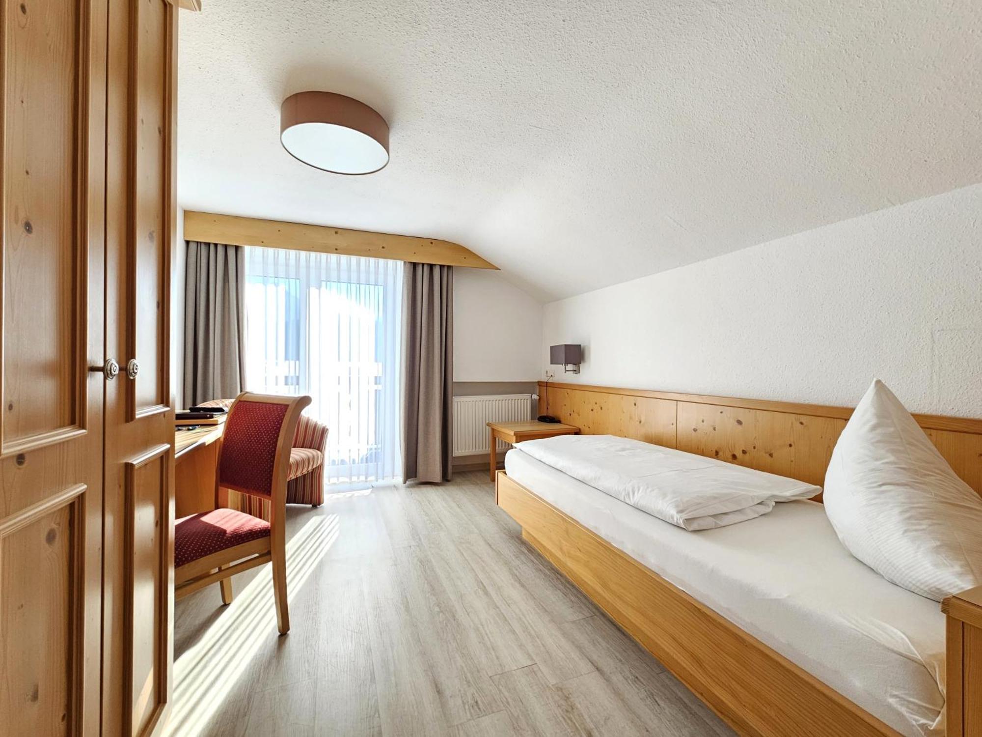 Single Room Mountain View