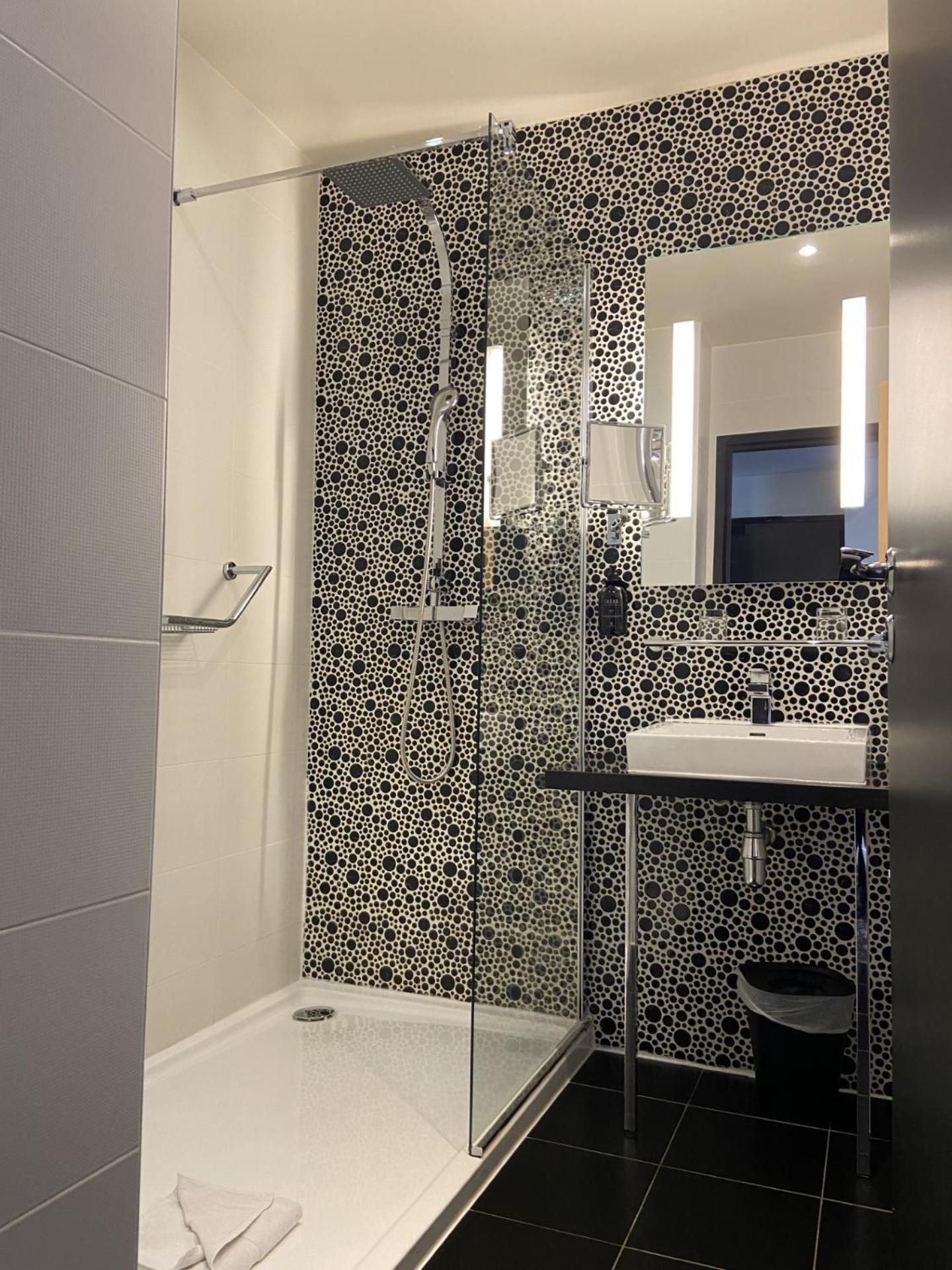 Suite 1 Double Bed 2 Single Beds