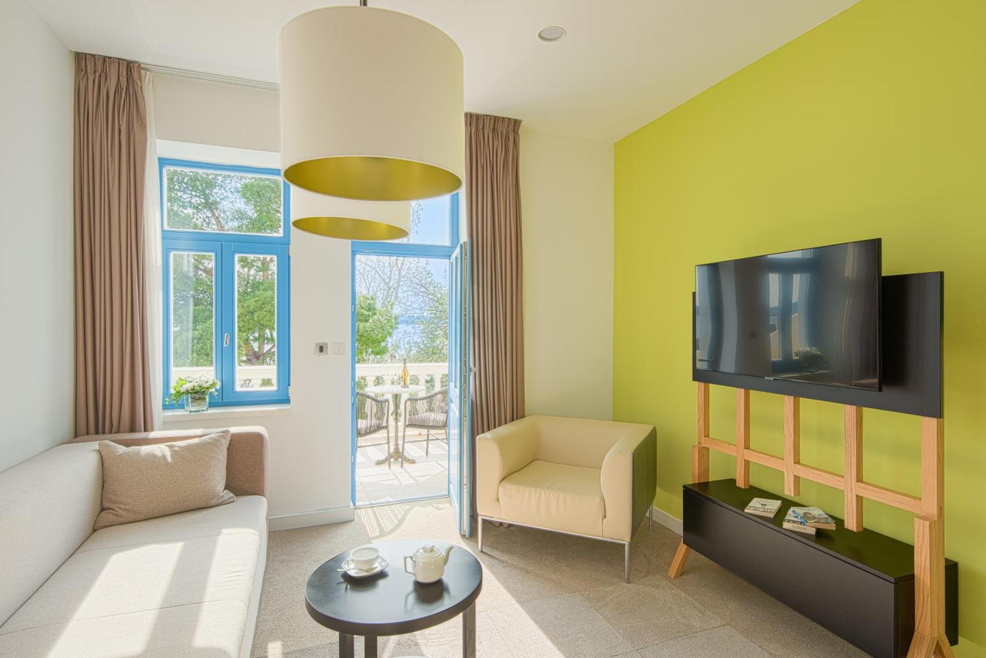 Premium Suite Sea Side View Balcony
