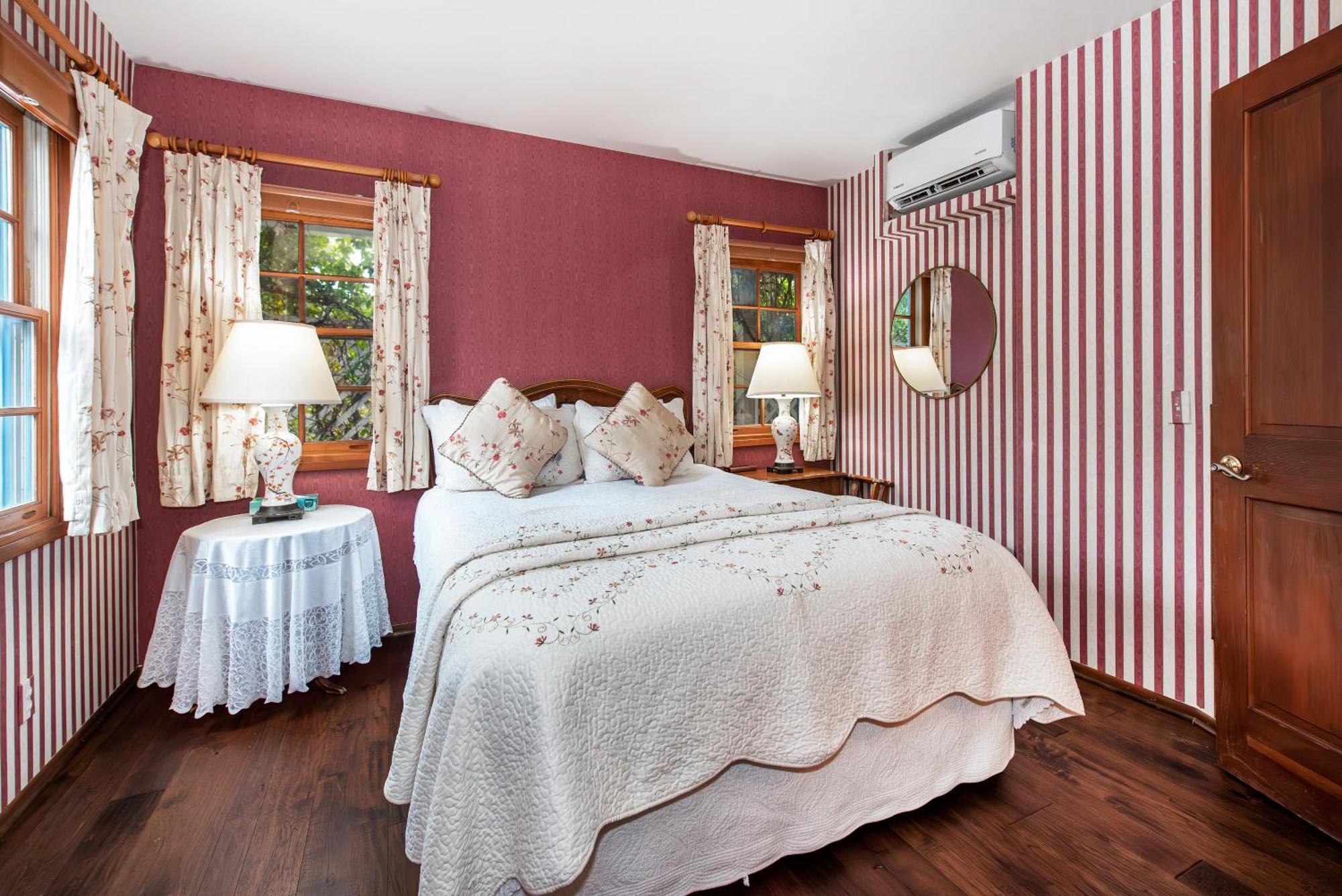 Jacaranda room
