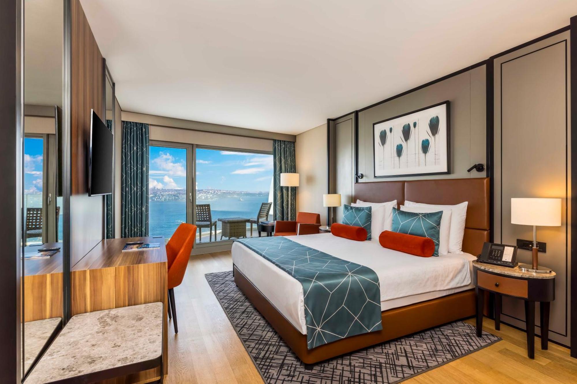 Deluxe Bosphorus View Room Balcony