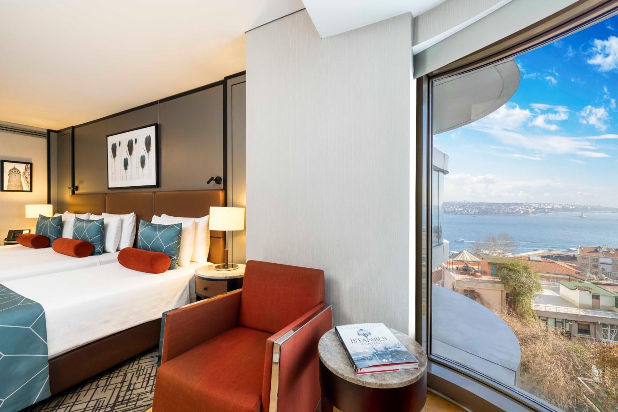 Deluxe Triple Partial Sea View Room
